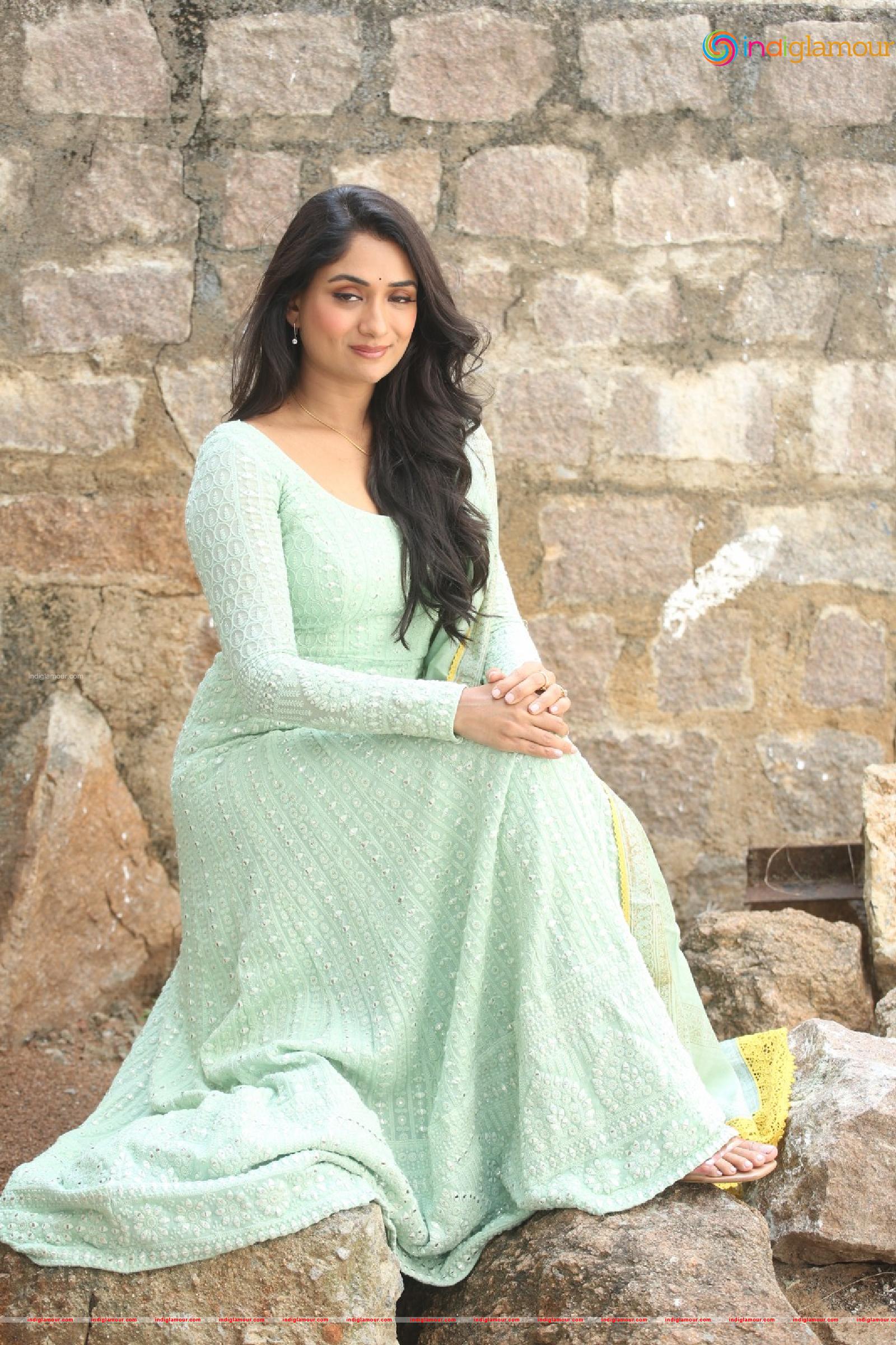 Sandhya Raju Actress hd photo