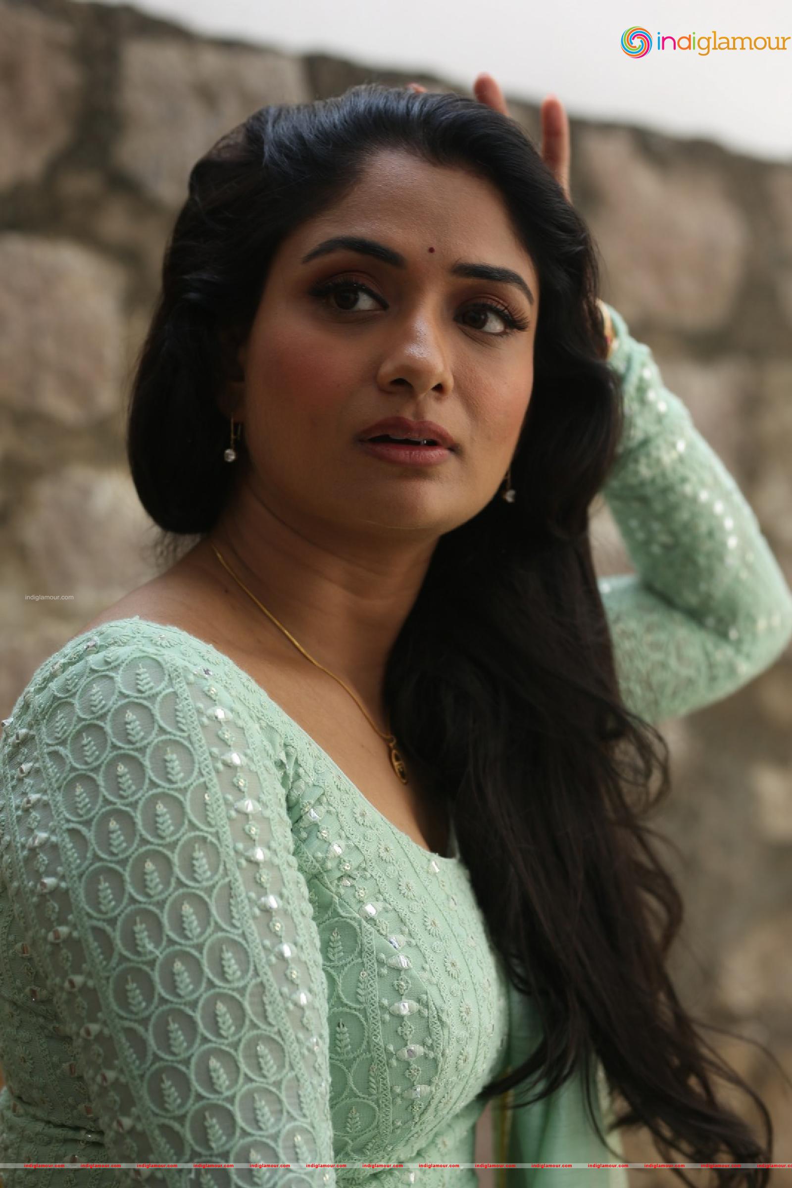 Sandhya Raju Actress hd photo