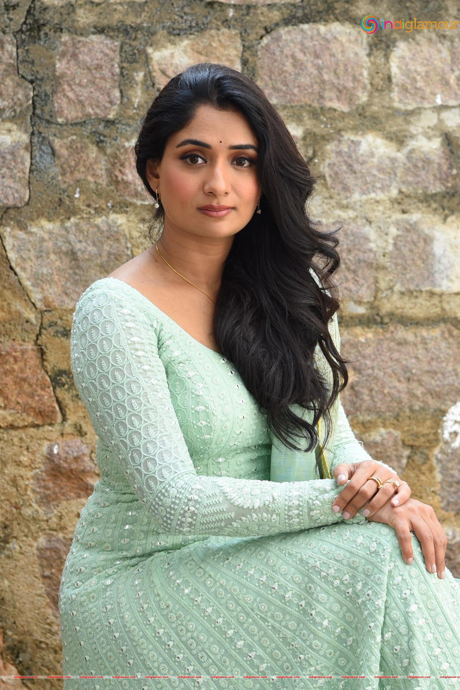 Sandhya Raju Actress hd photo