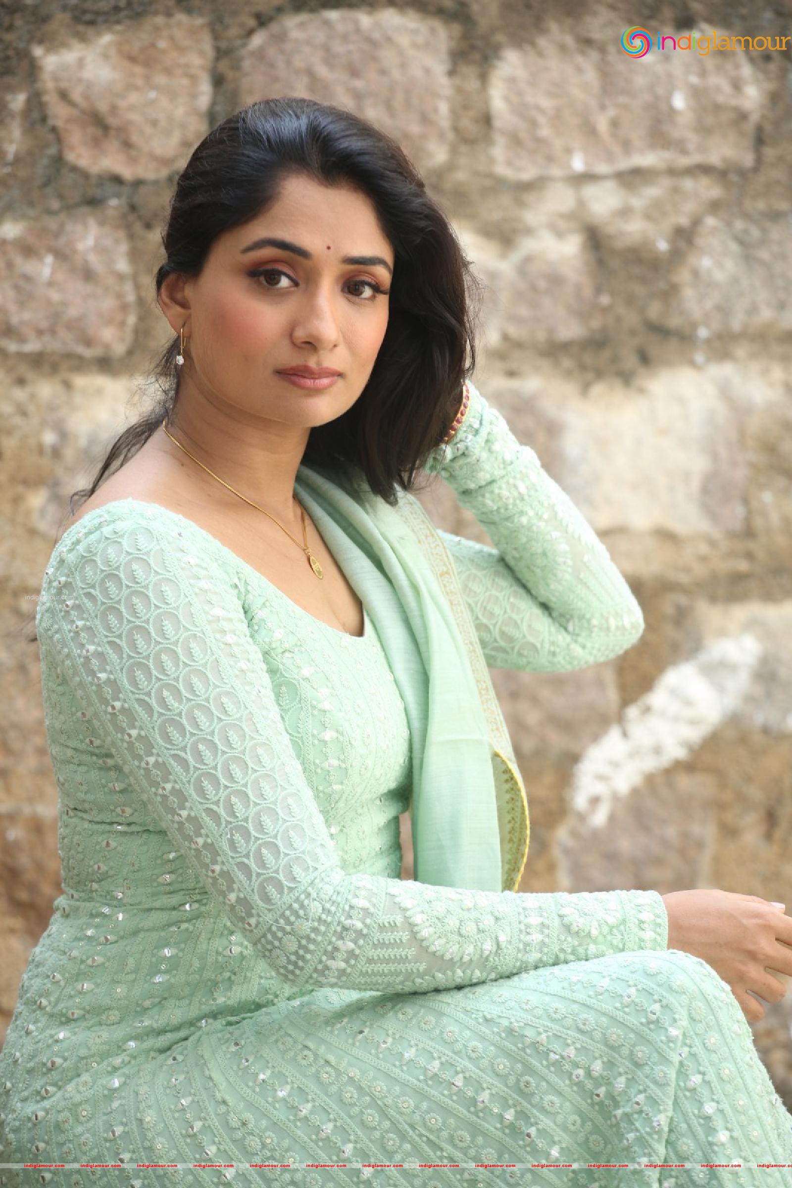 Sandhya Raju Actress hd photo