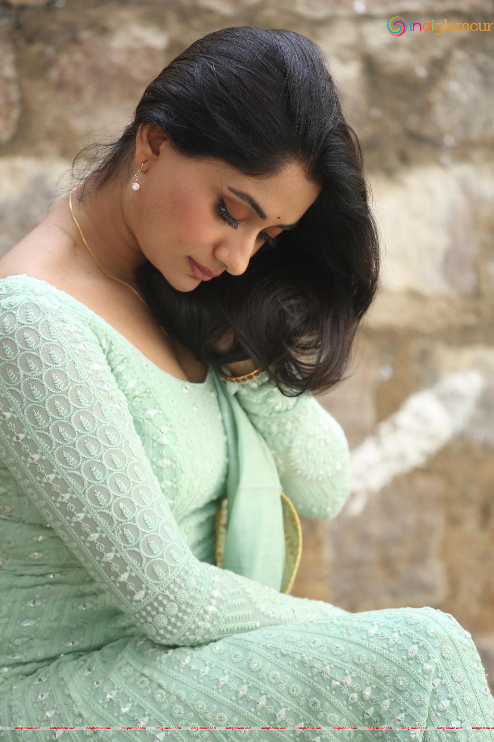 Sandhya Raju Actress hd photo