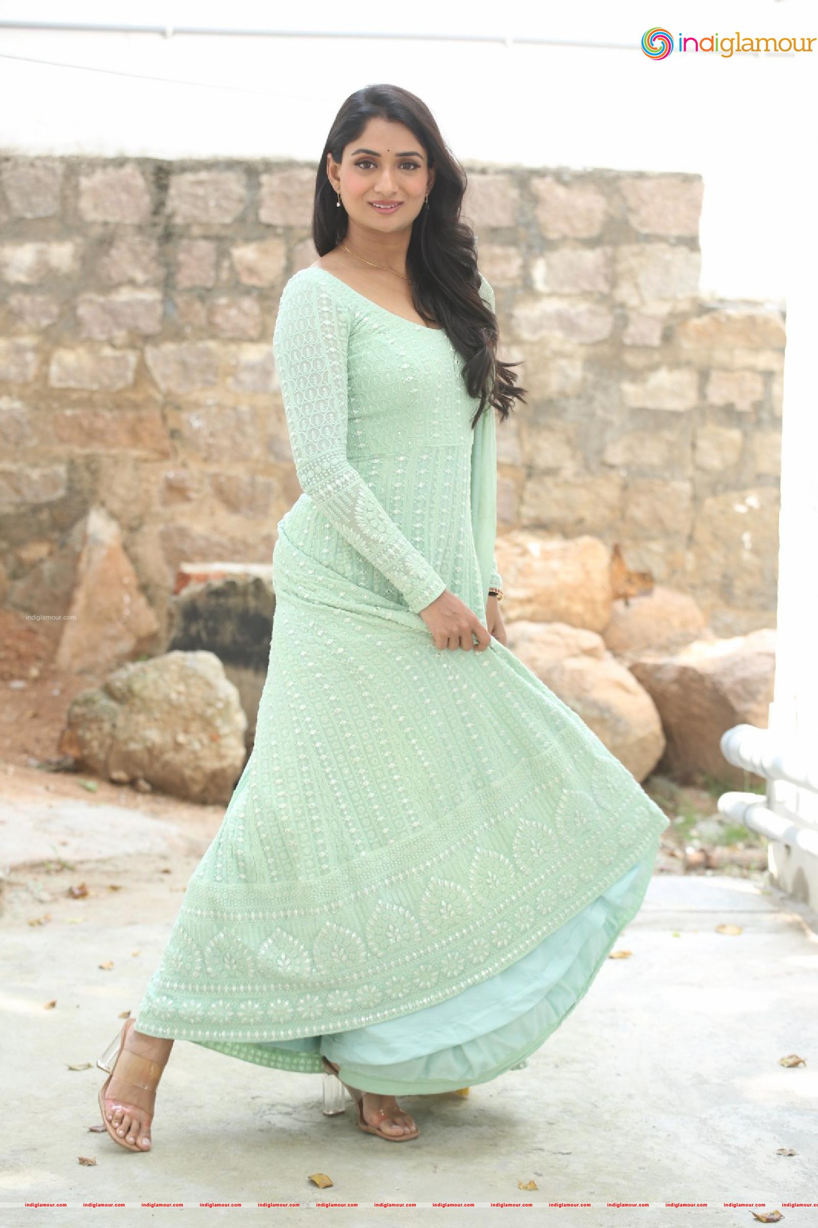 Sandhya Raju Actress hd photo
