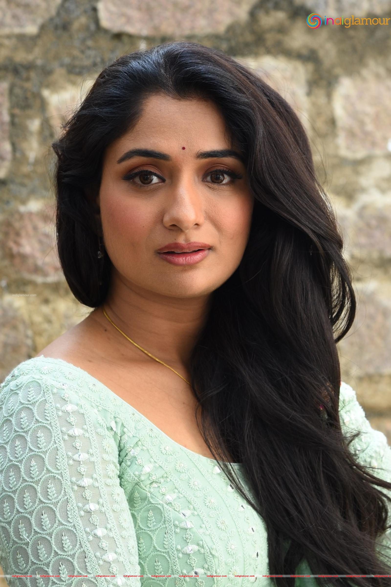 Sandhya Raju Actress hd photo