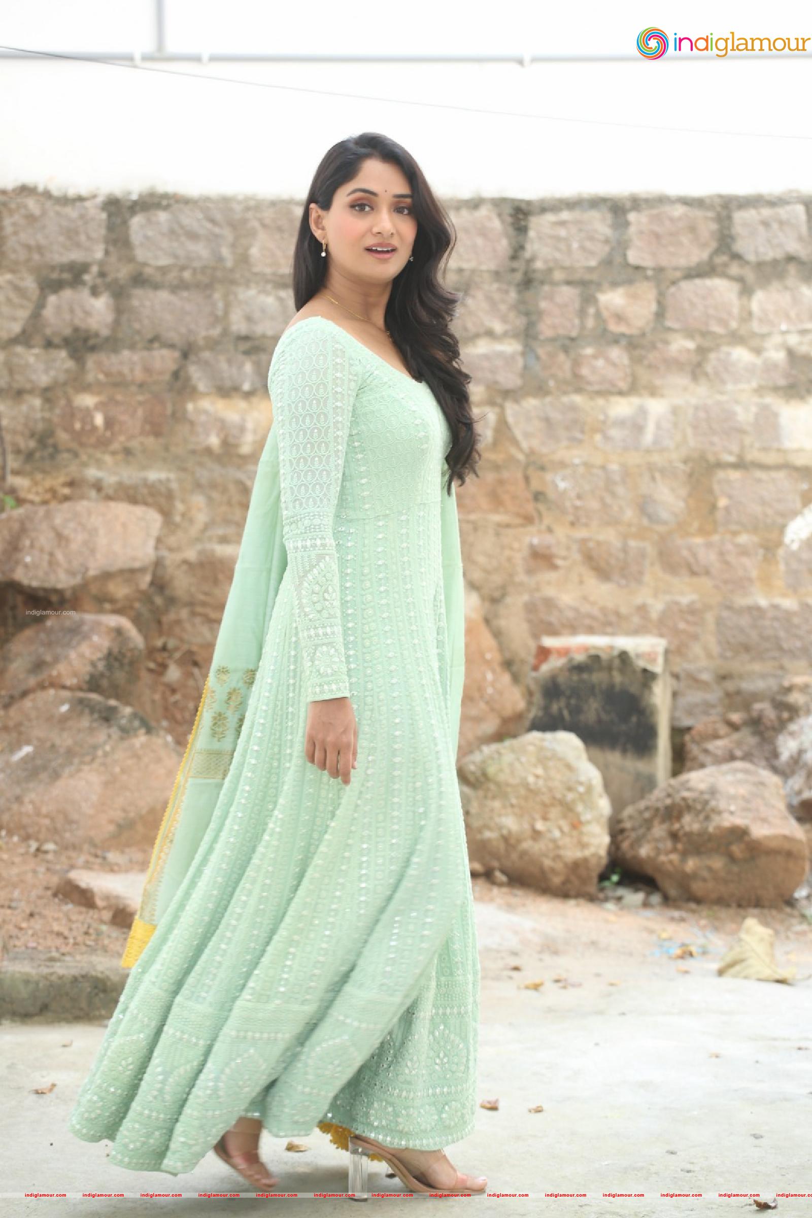 Sandhya Raju Actress hd photo