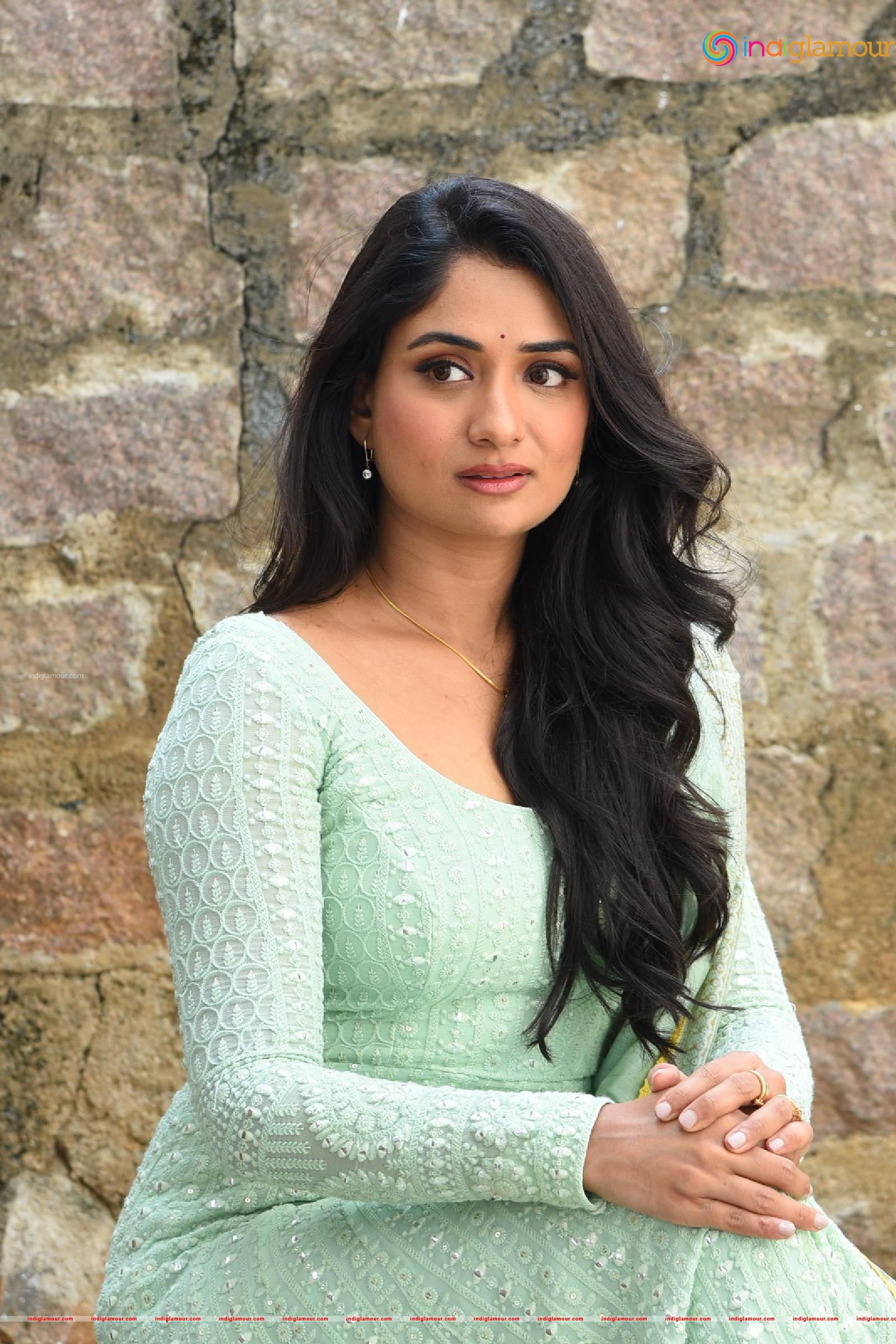 Sandhya Raju Actress hd photo