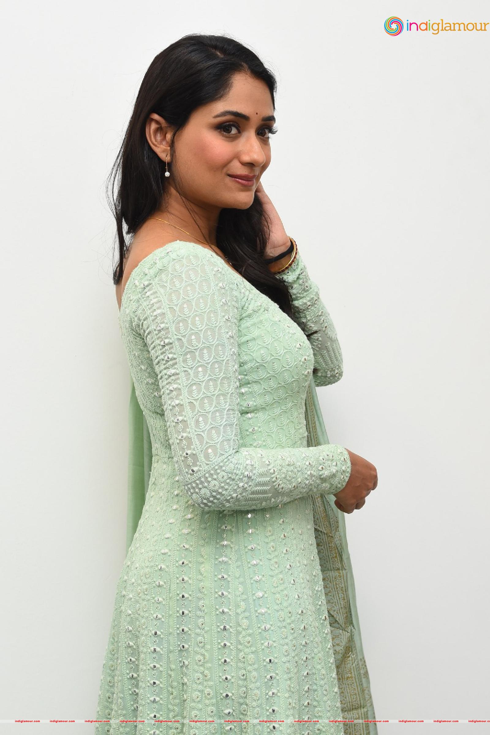 Sandhya Raju Actress hd photo