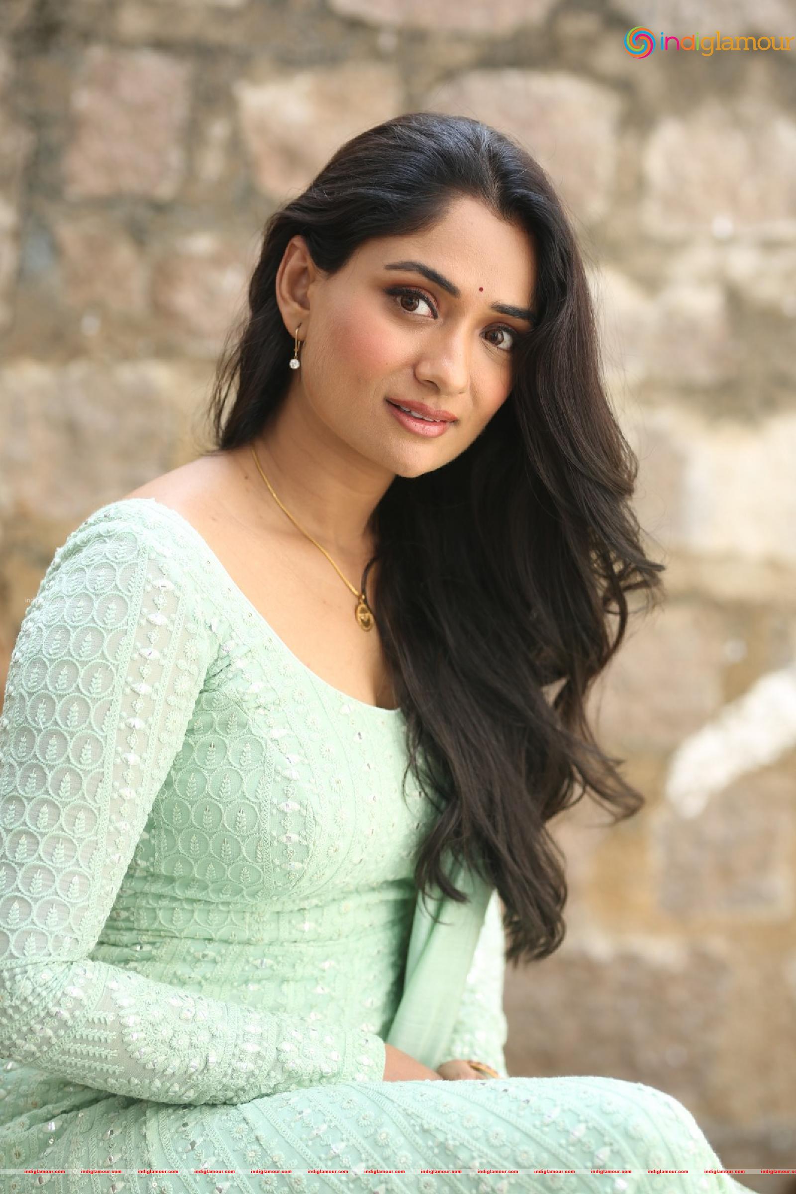 Sandhya Raju Actress hd photo