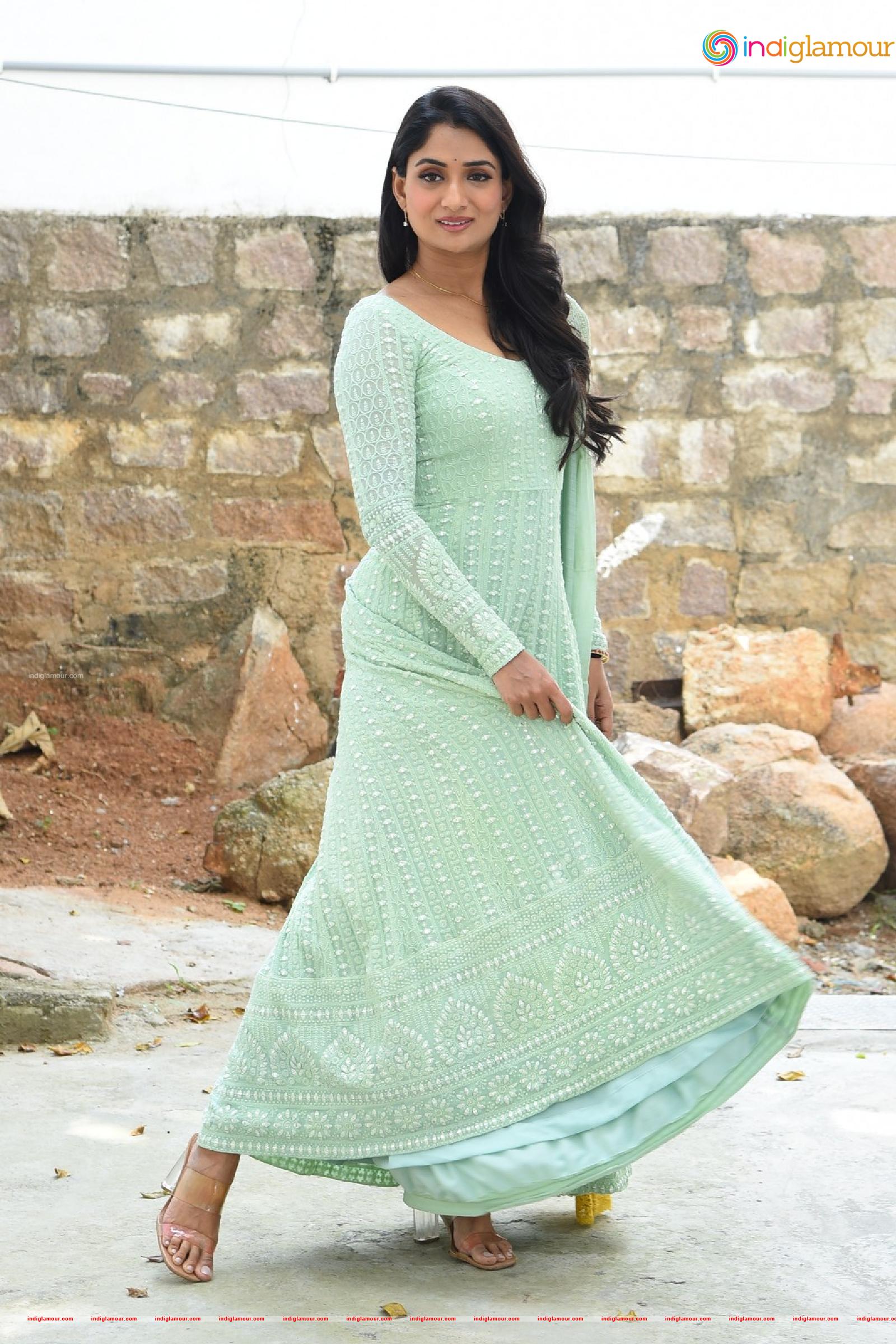 Sandhya Raju Actress hd photo