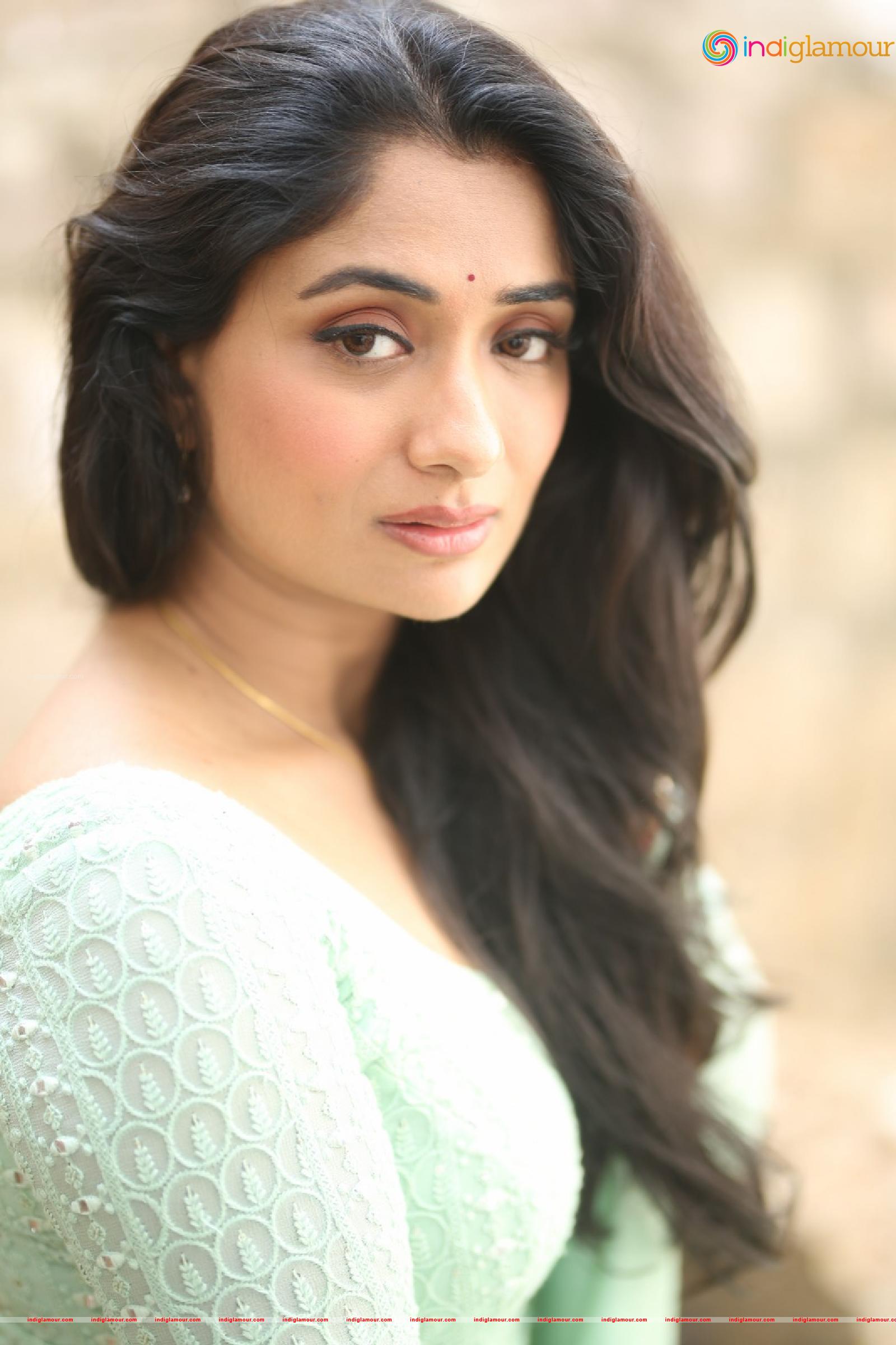 Sandhya Raju Actress hd photo