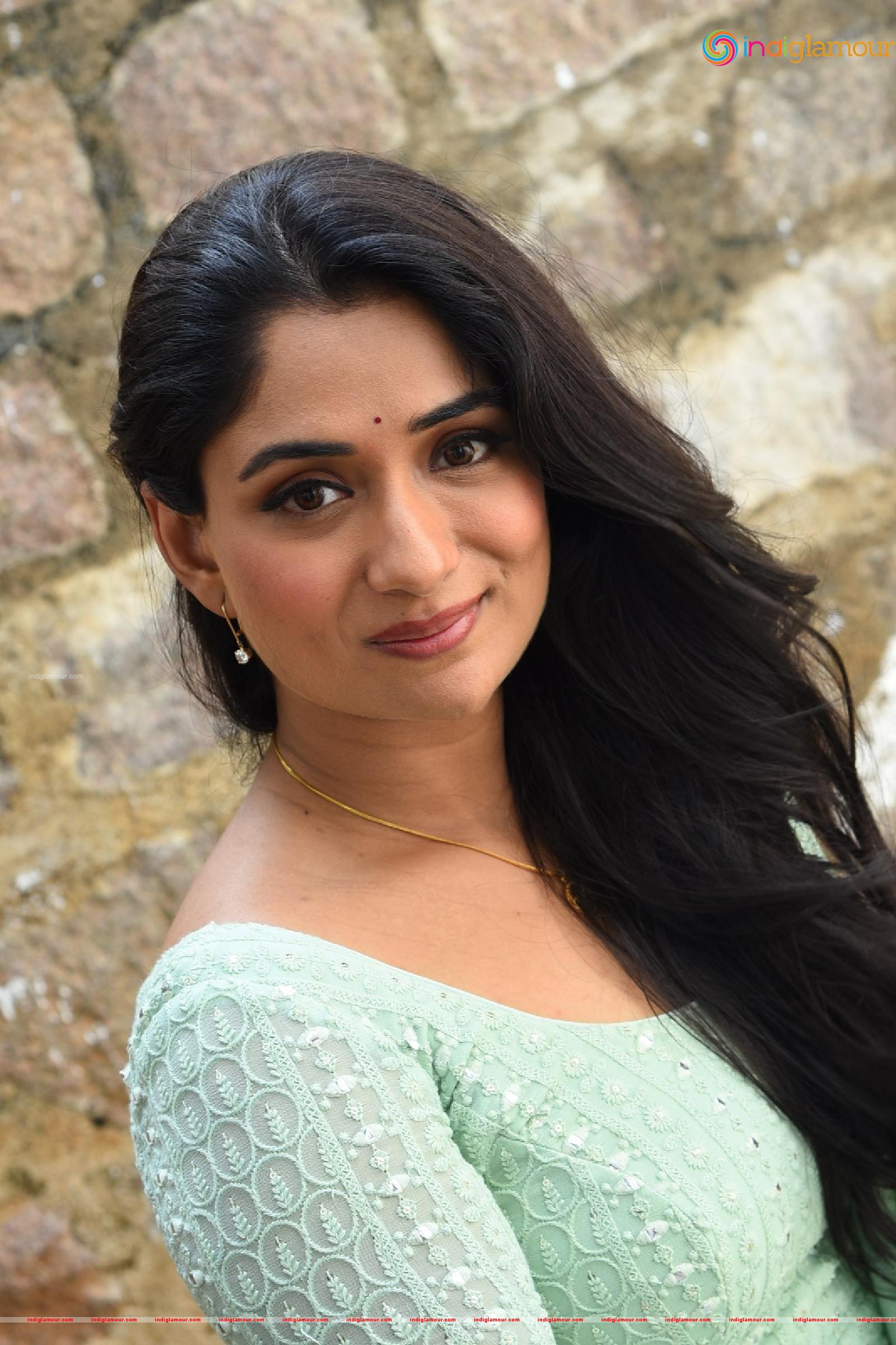 Sandhya Raju Actress hd photo