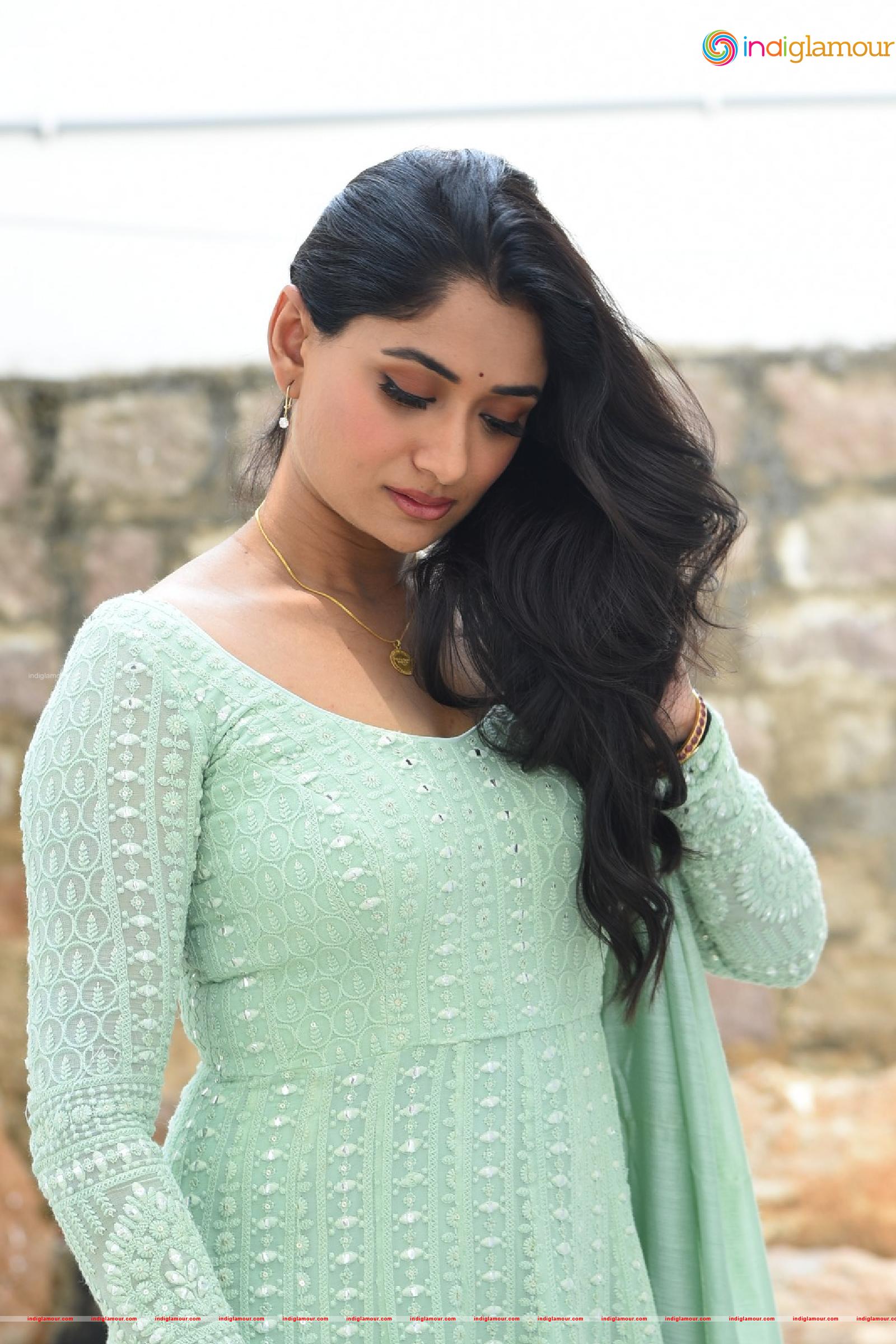 Sandhya Raju Actress hd photo