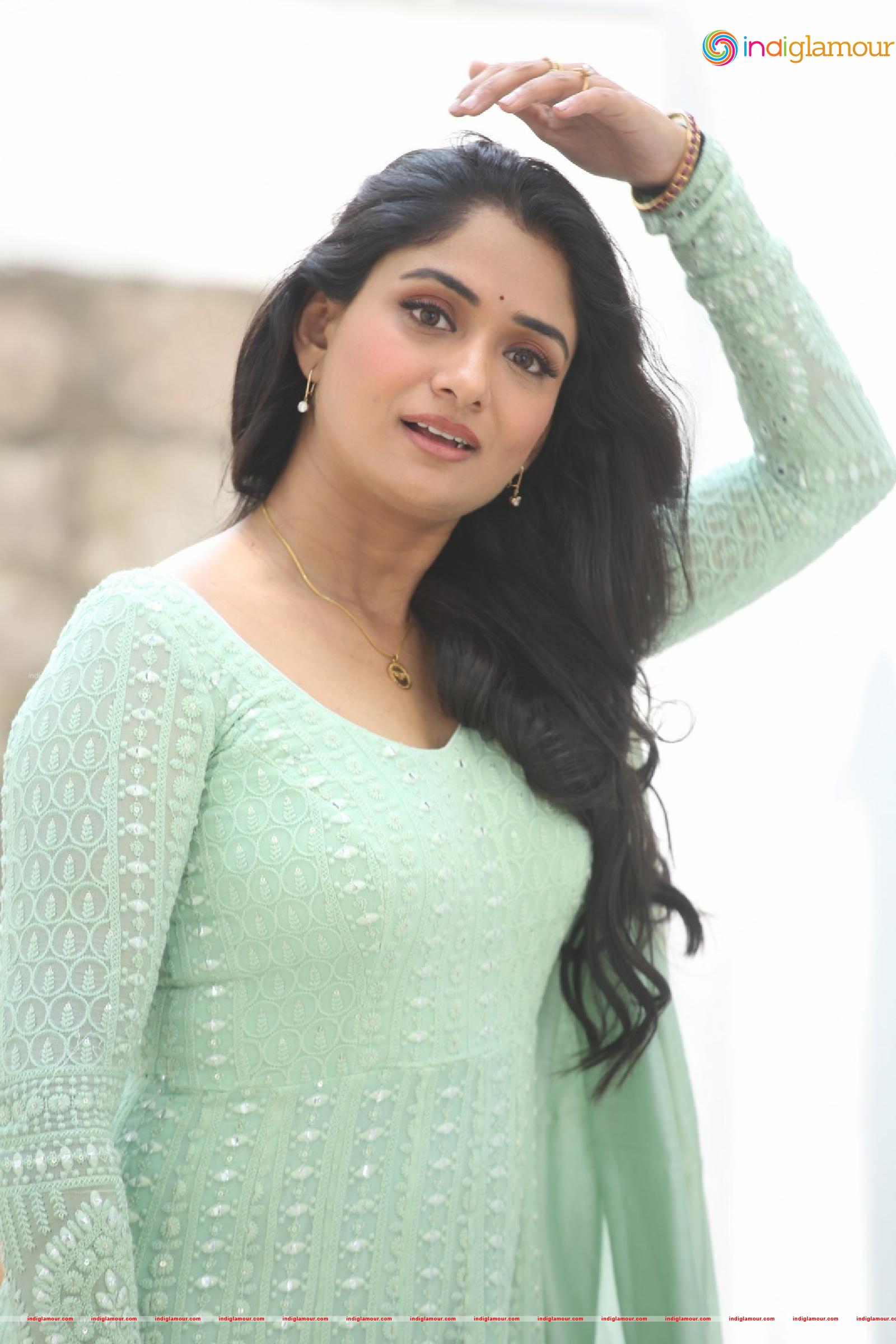 Sandhya Raju Actress hd photo