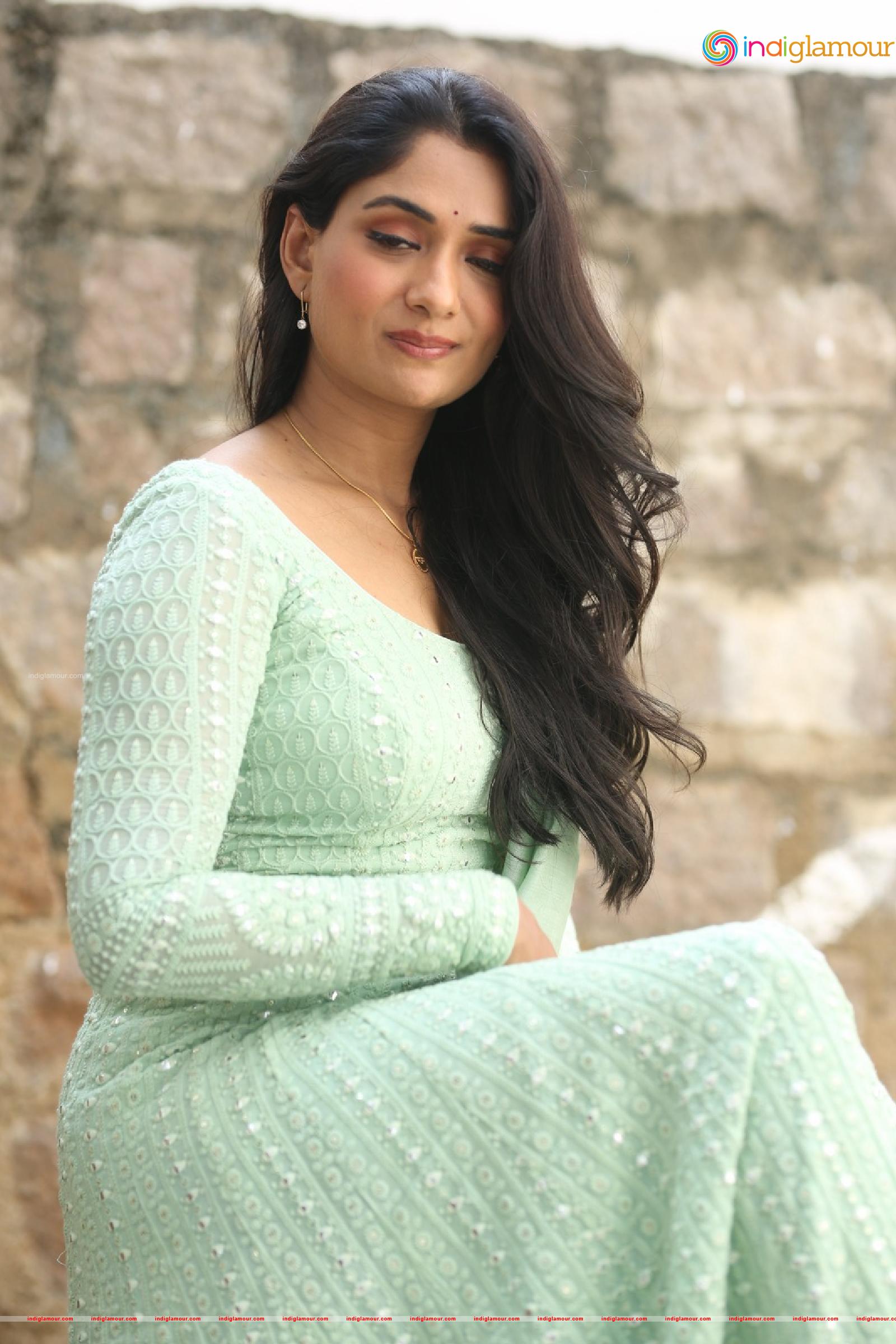 Sandhya Raju Actress hd photo