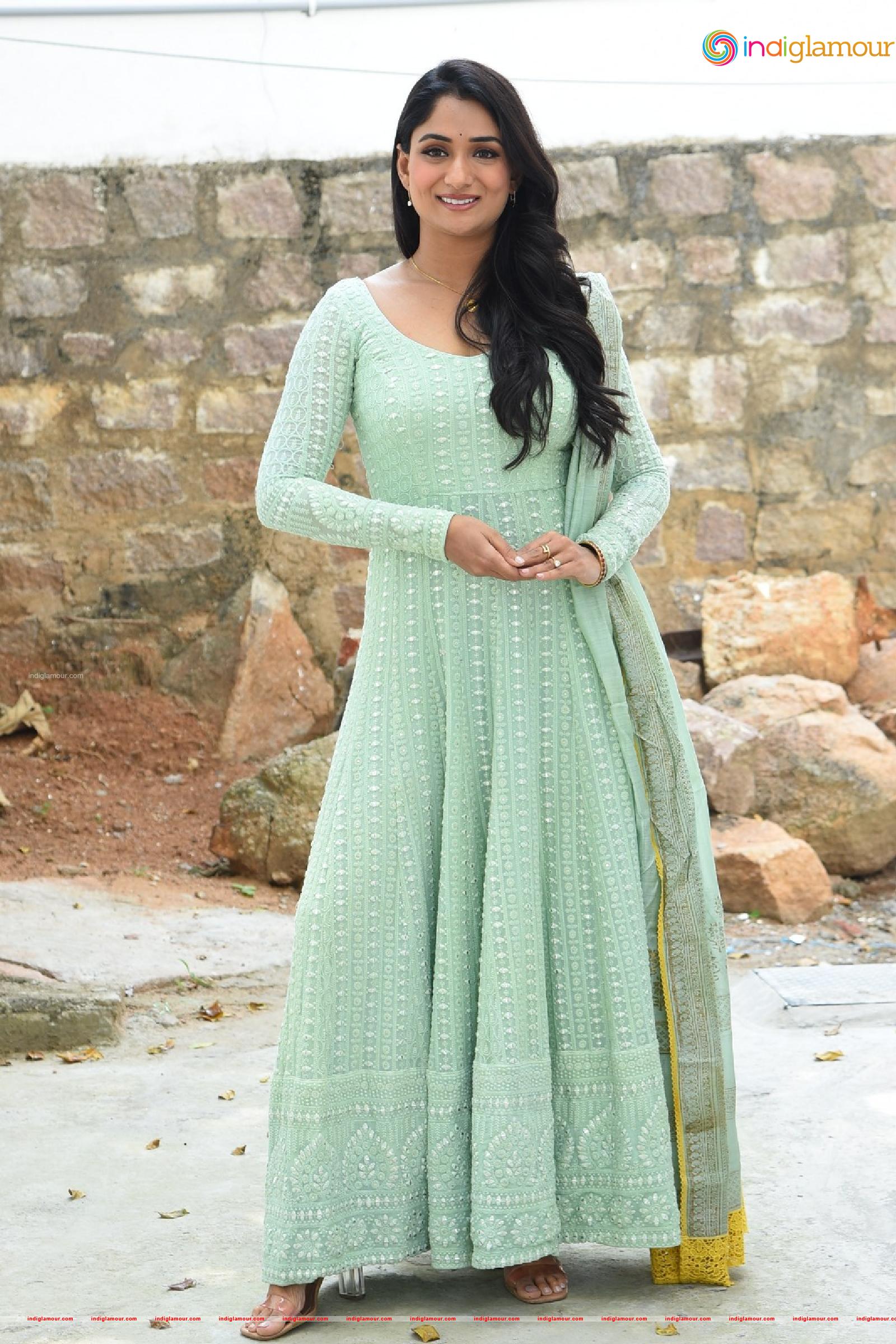Sandhya Raju Actress hd photo