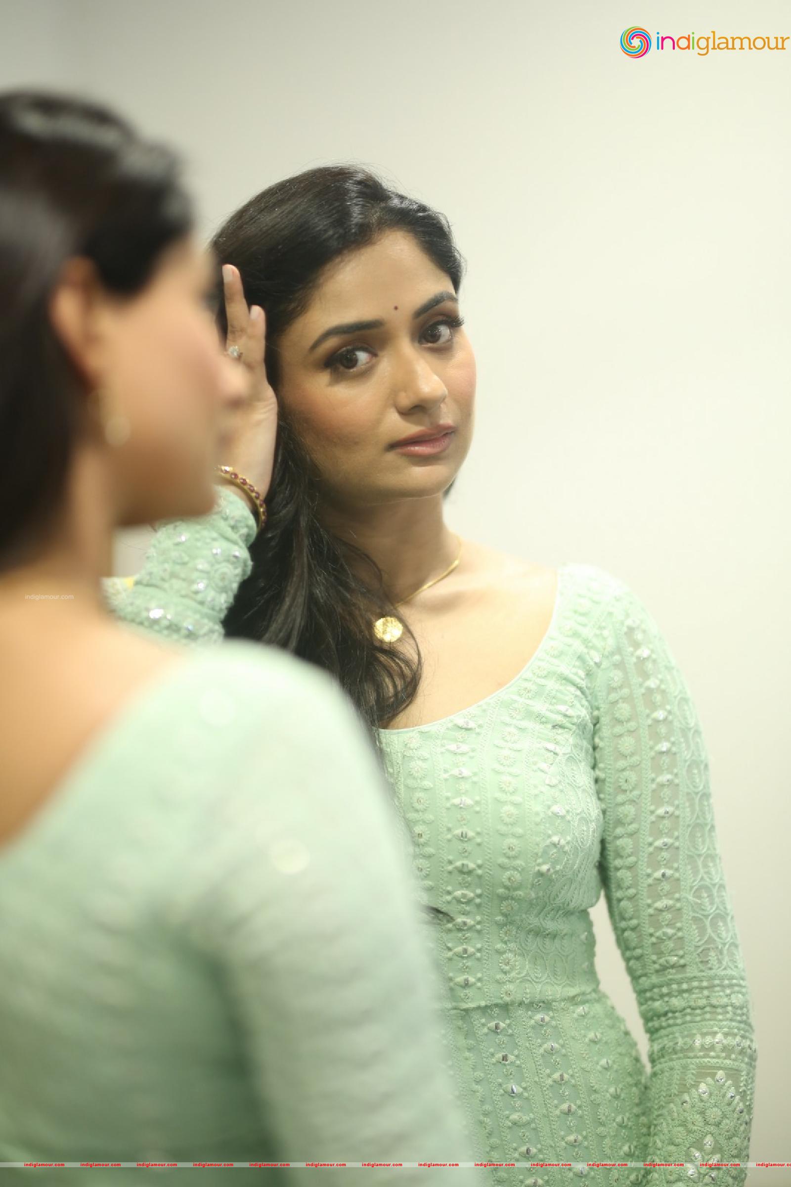 Sandhya Raju Actress hd photo