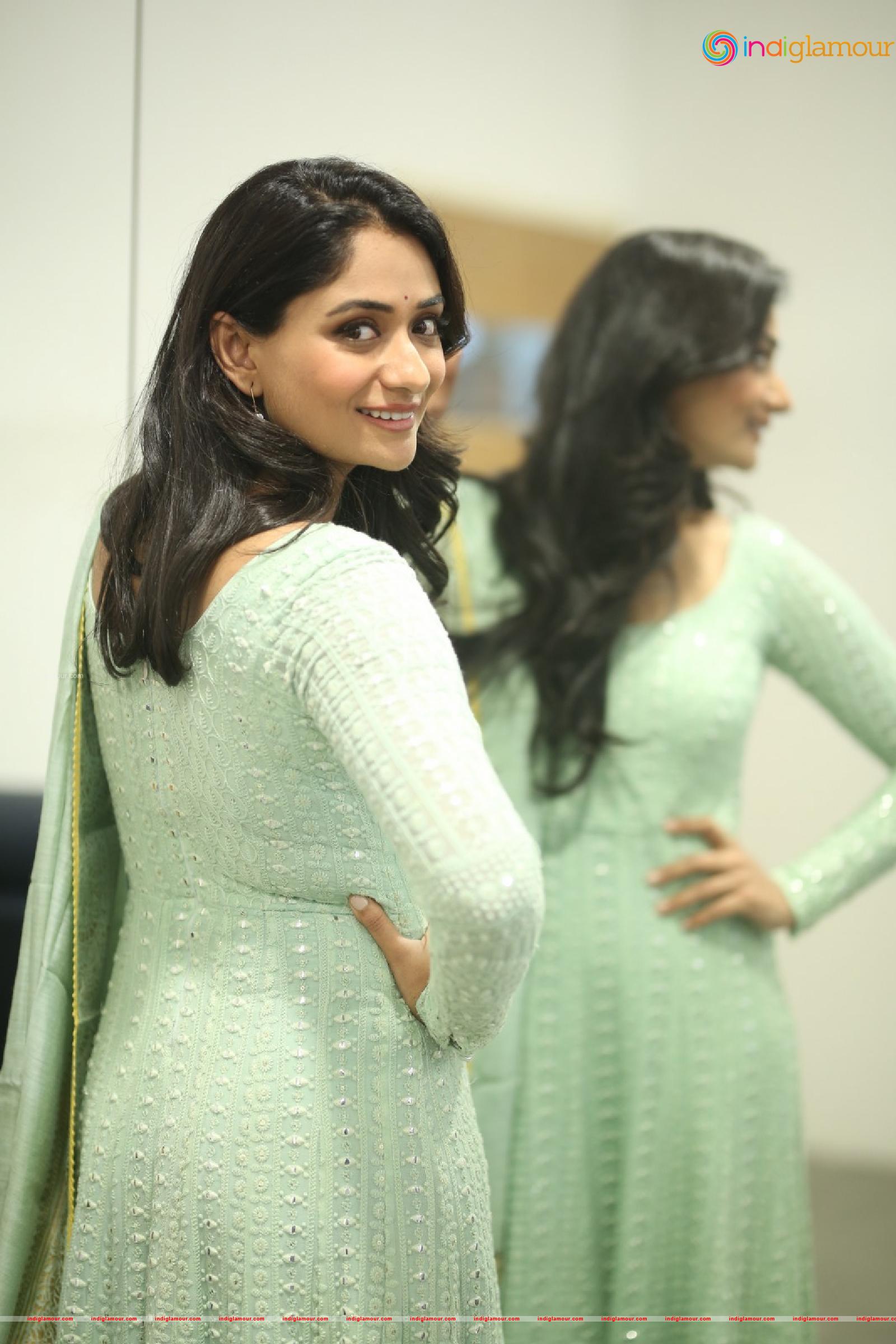 Sandhya Raju Actress hd photo