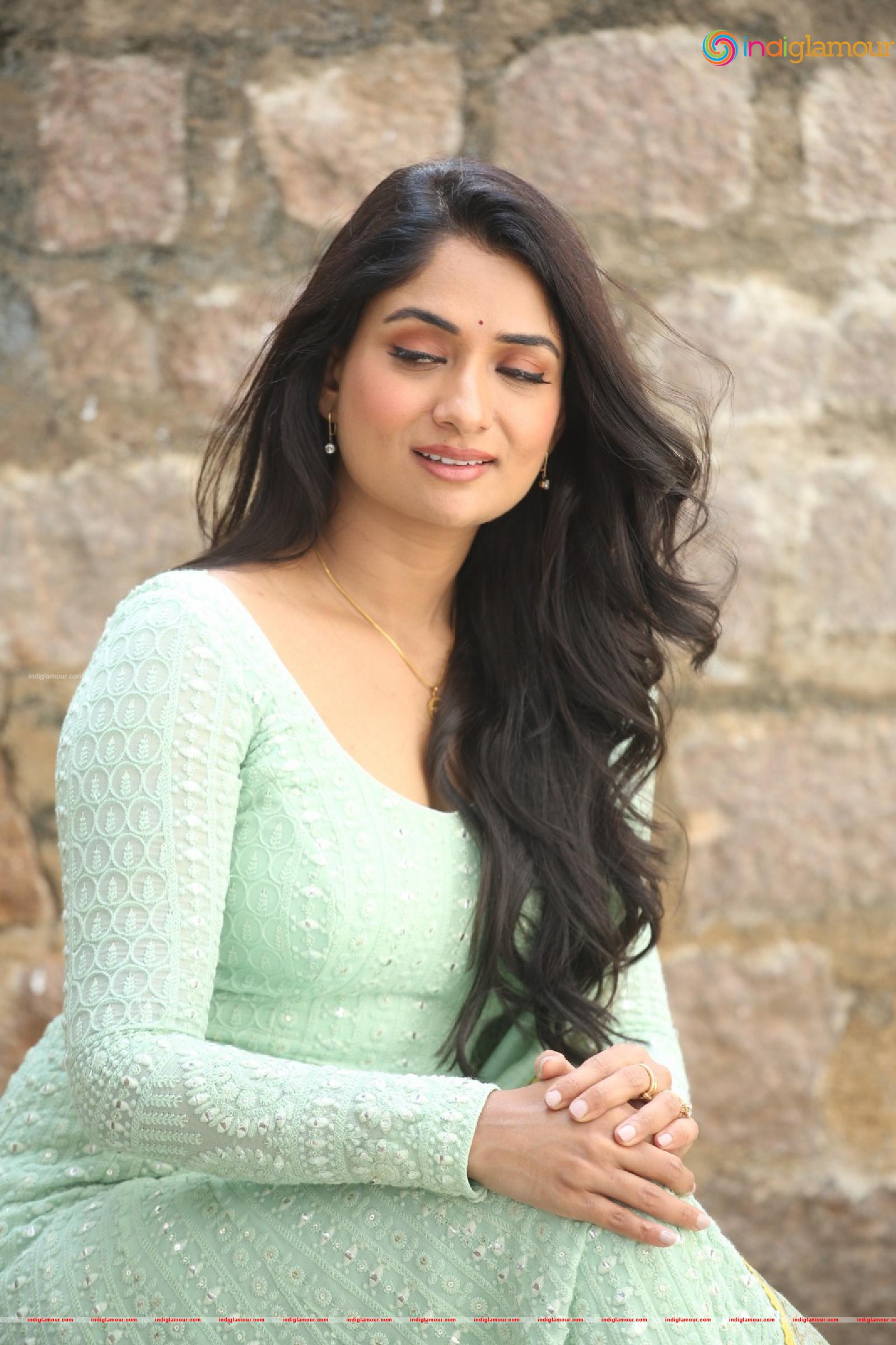 Sandhya Raju Actress hd photo