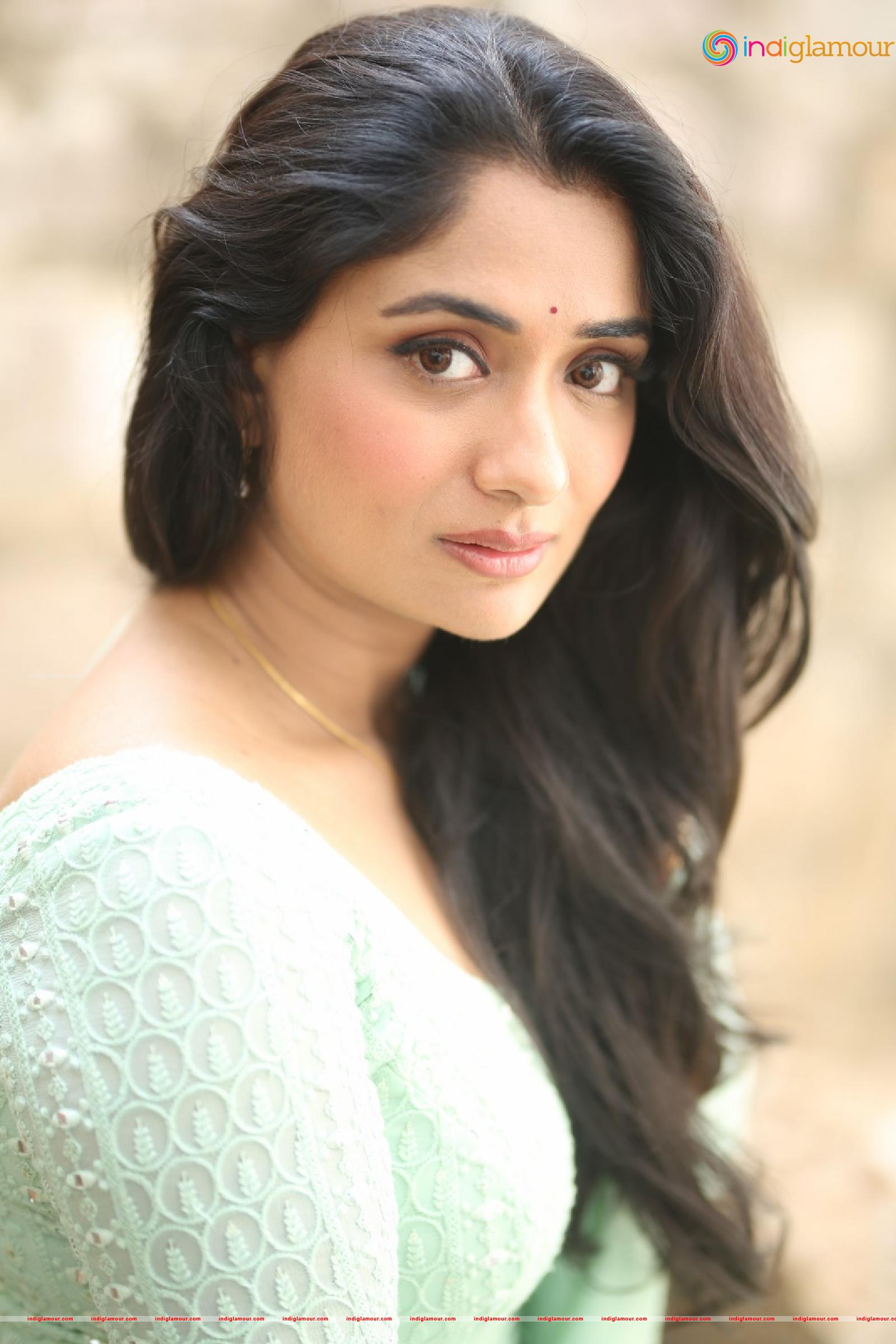 Sandhya Raju Actress hd photo
