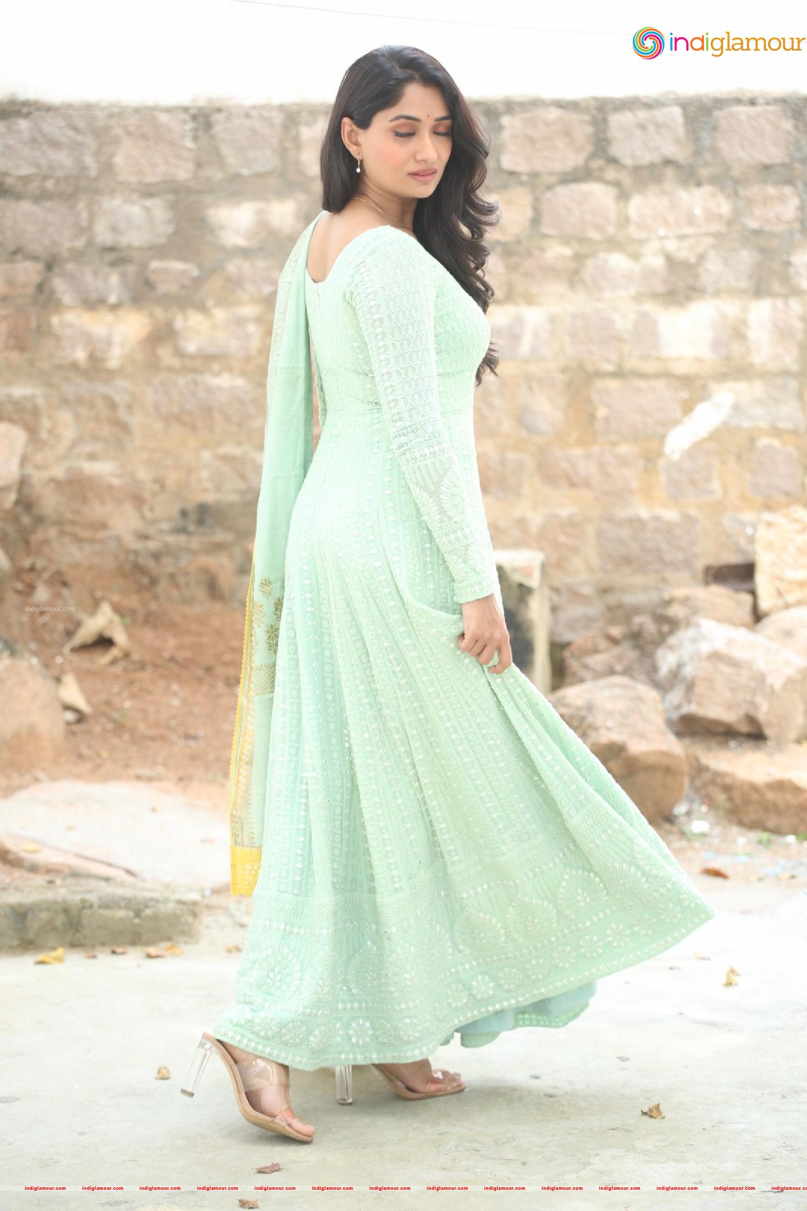 Sandhya Raju Actress hd photo