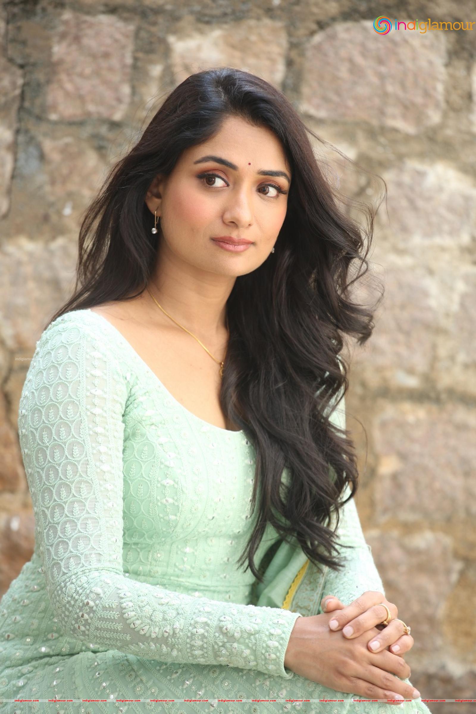 Sandhya Raju Actress hd photo