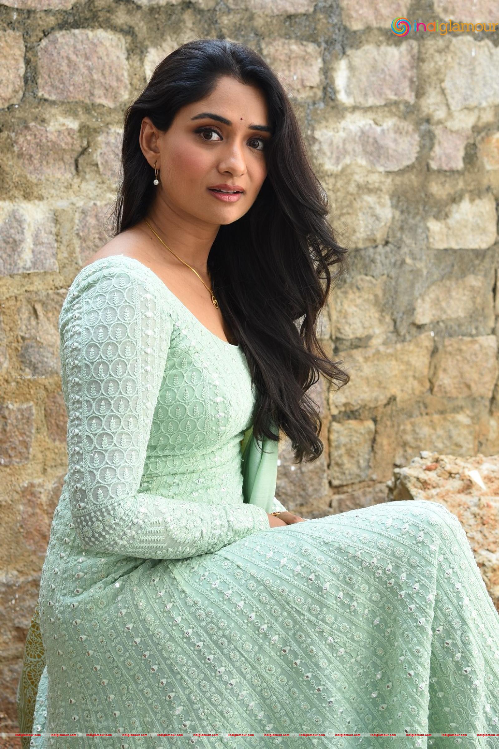 Sandhya Raju Actress hd photo