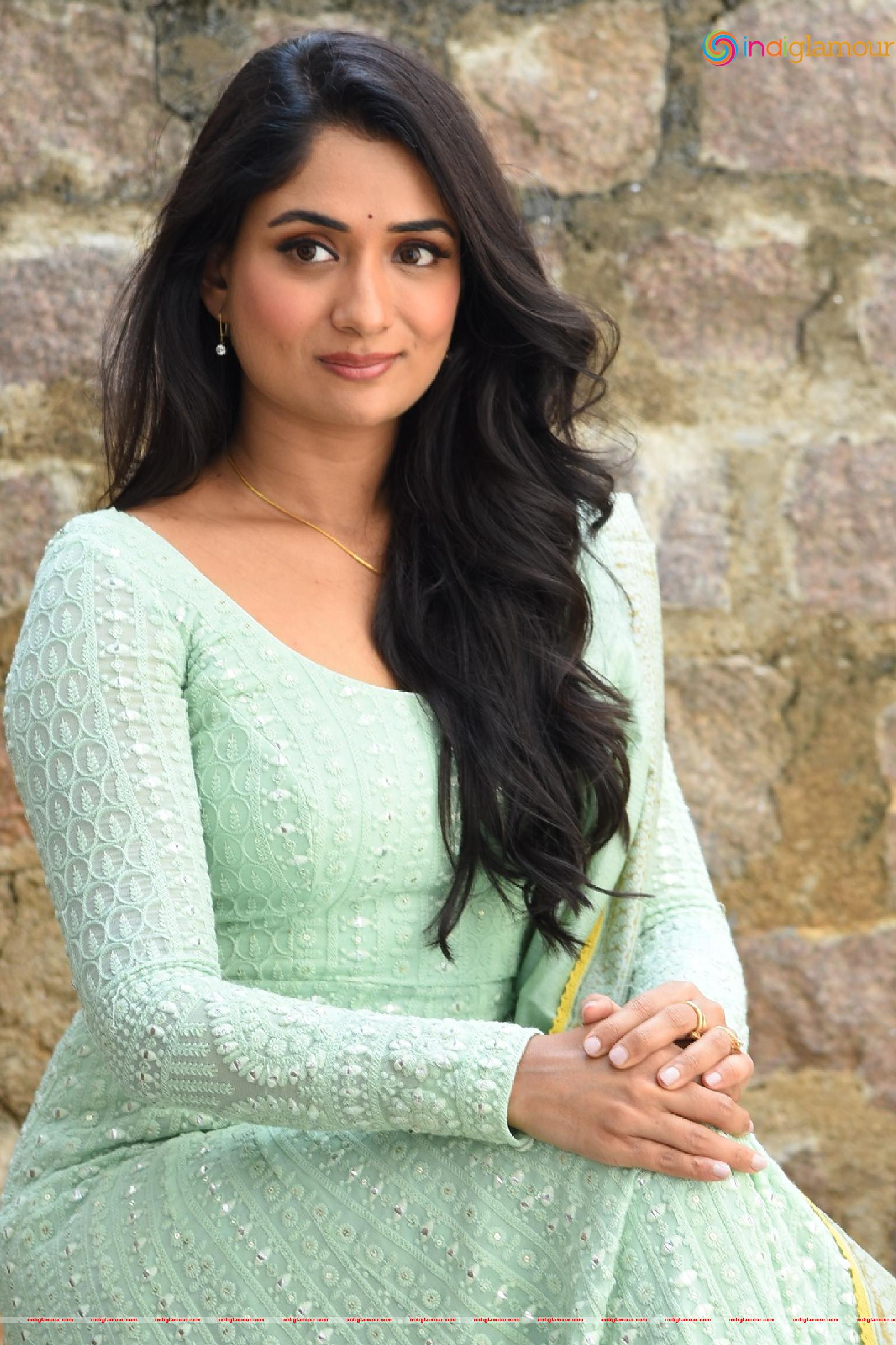 Sandhya Raju Actress hd photo