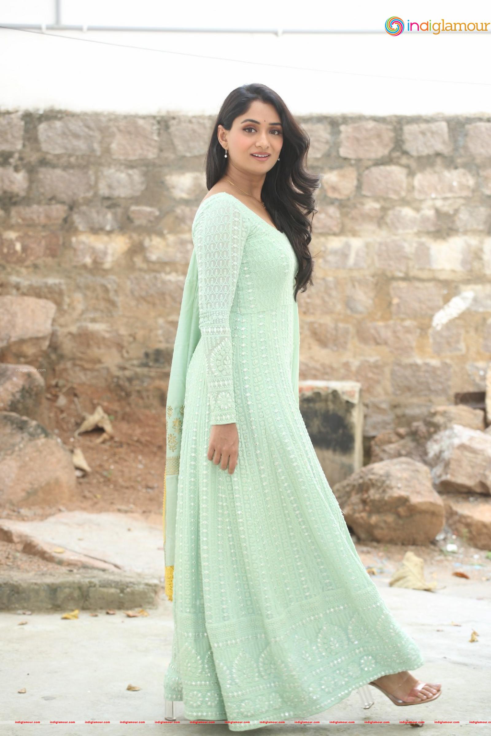 Sandhya Raju Actress hd photo