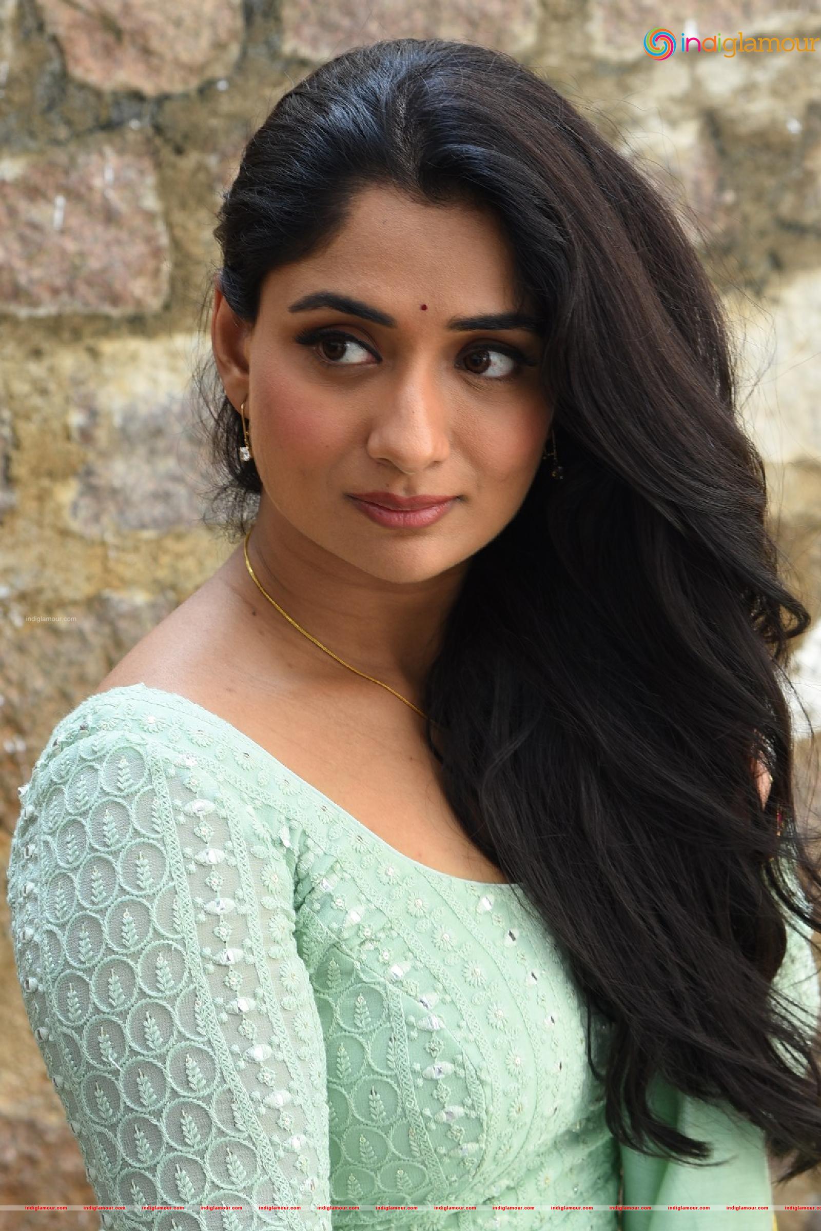 Sandhya Raju Actress hd photo