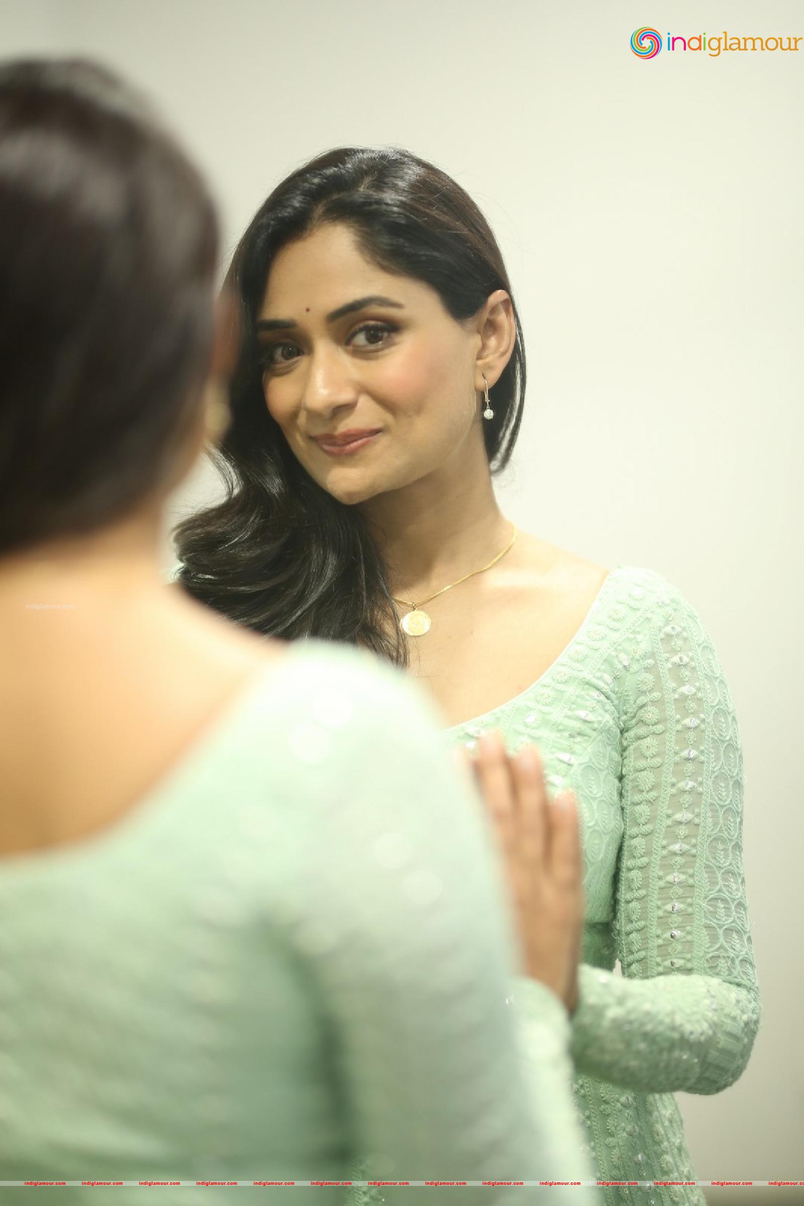 Sandhya Raju Actress hd photo