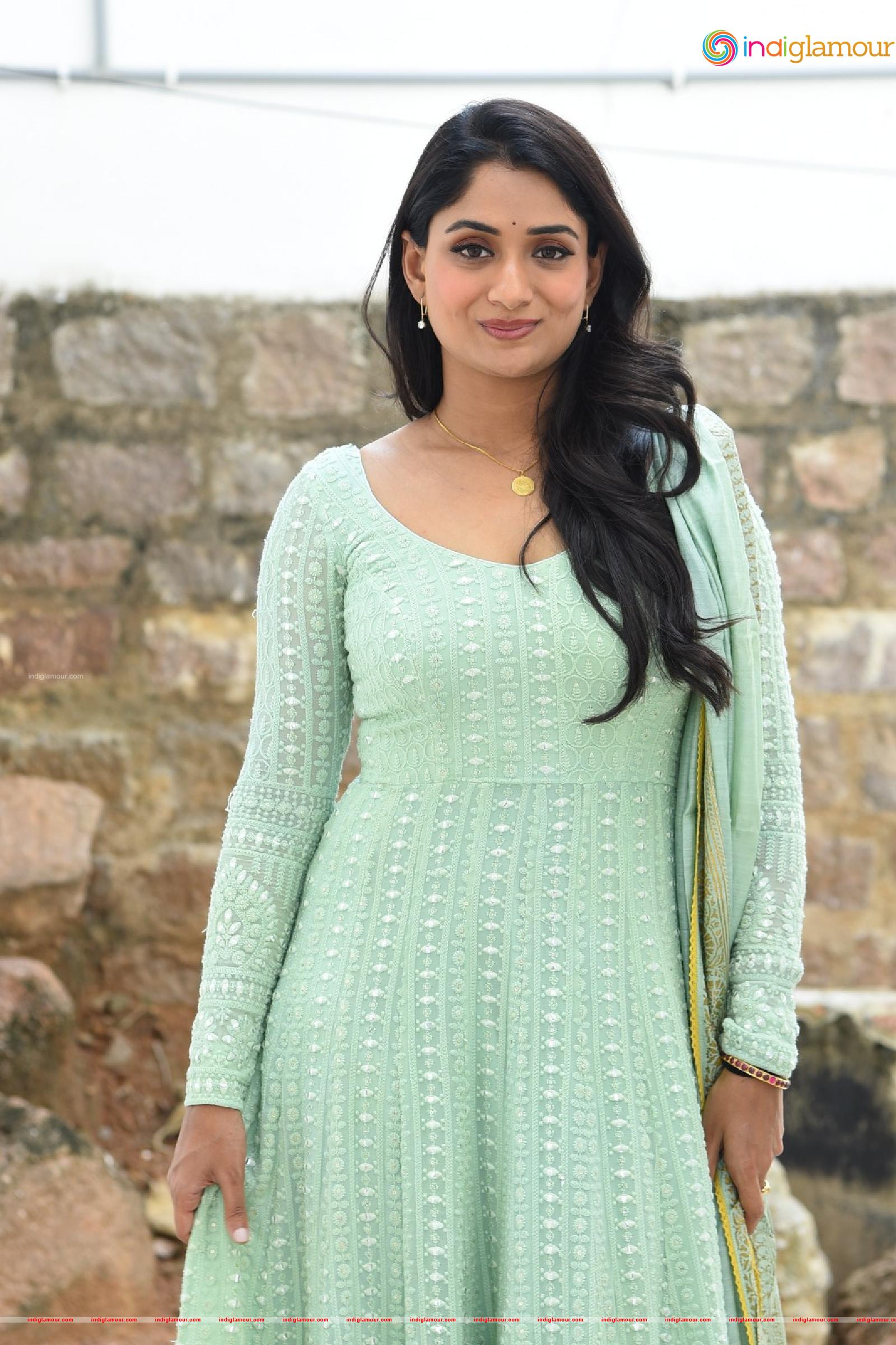 Sandhya Raju Actress hd photo