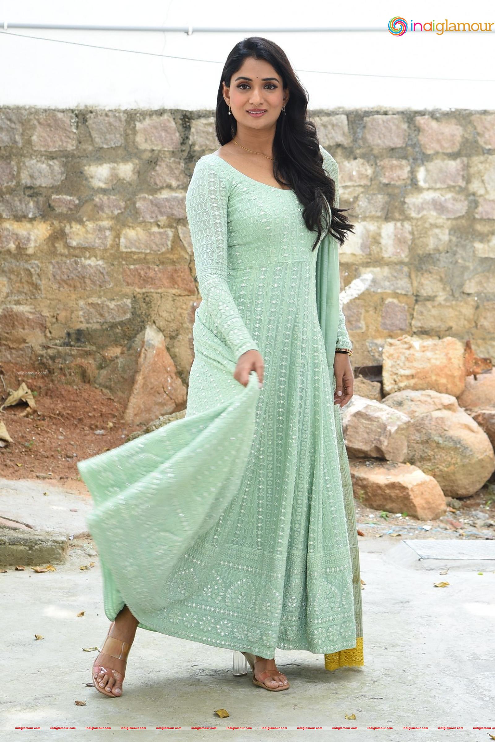 Sandhya Raju Actress hd photo