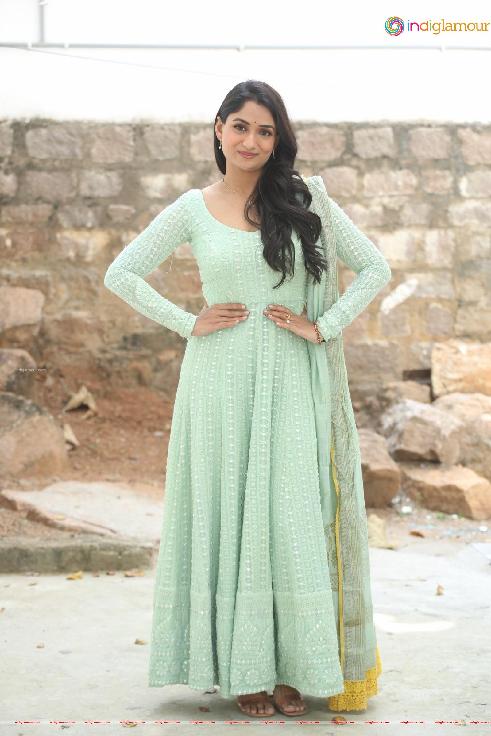 Sandhya Raju Actress hd photo