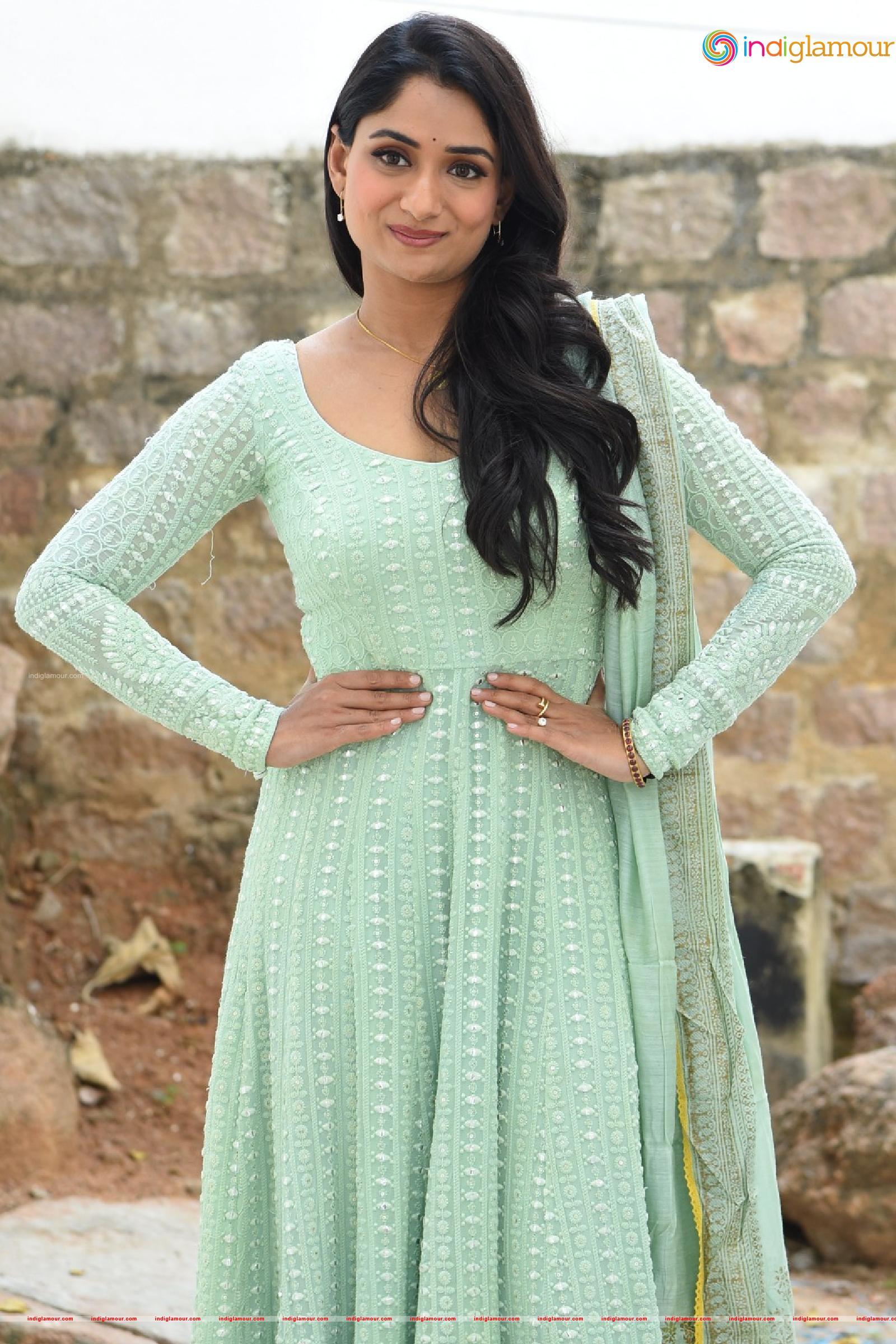 Sandhya Raju Actress hd photo