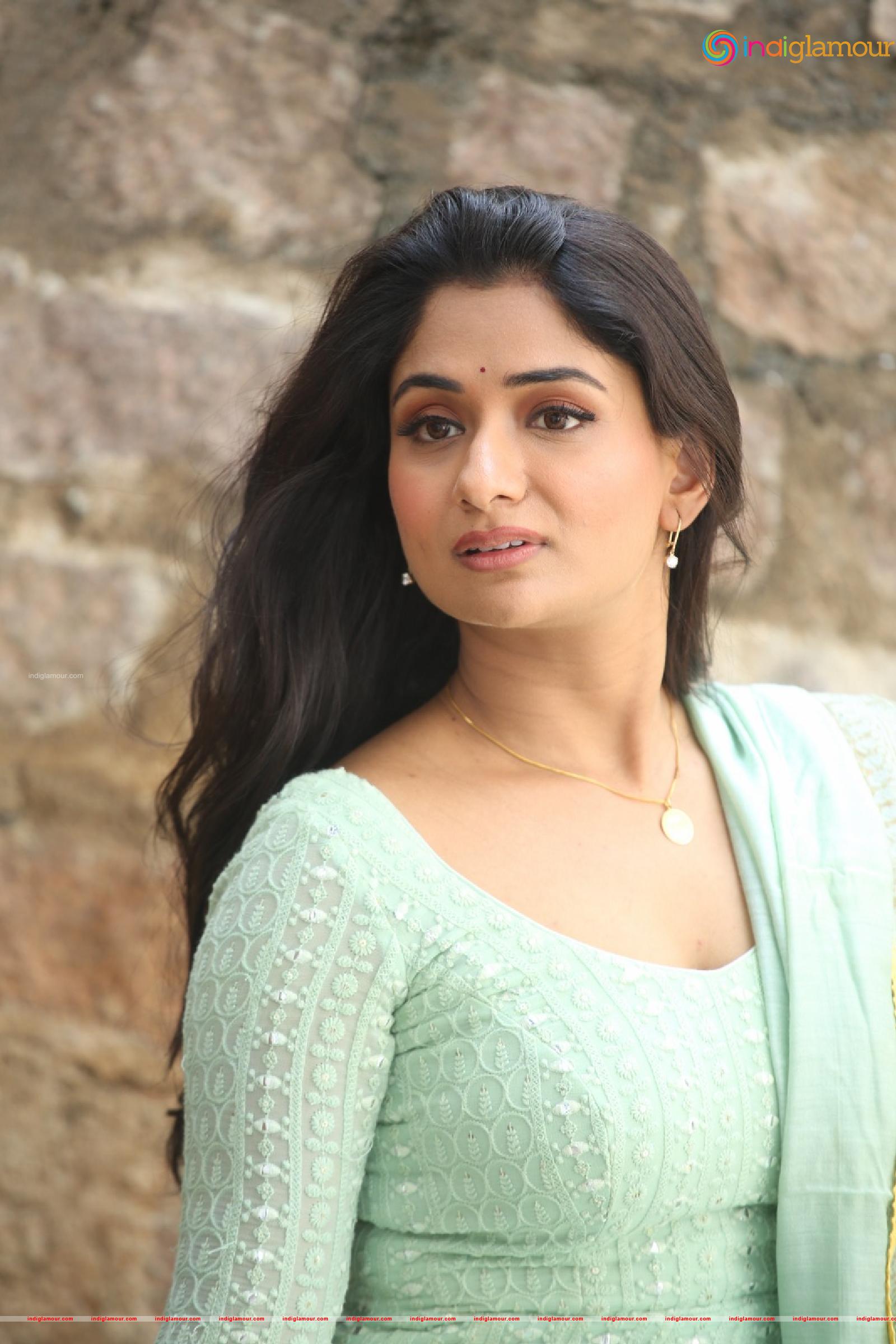 Sandhya Raju Actress hd photo