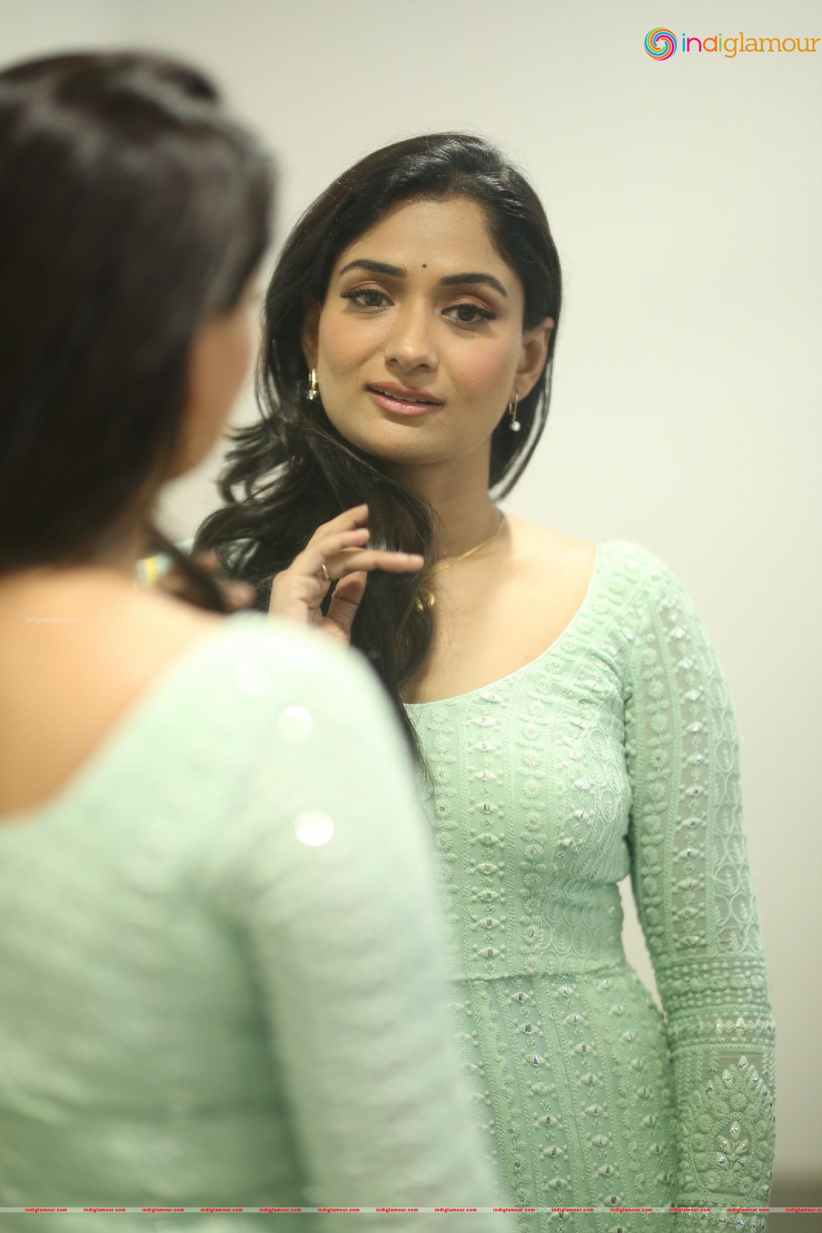 Sandhya Raju Actress hd photo