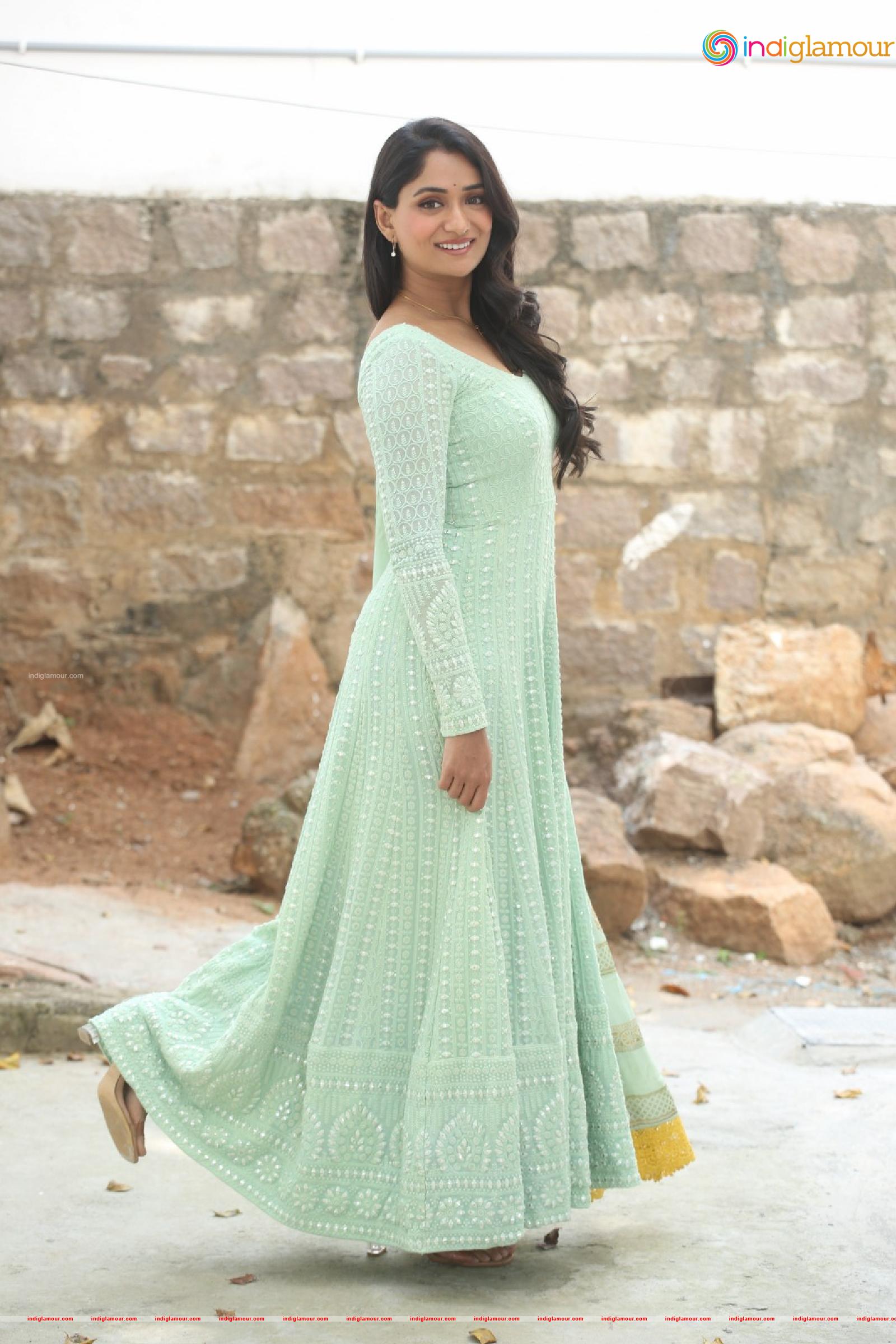 Sandhya Raju Actress hd photo