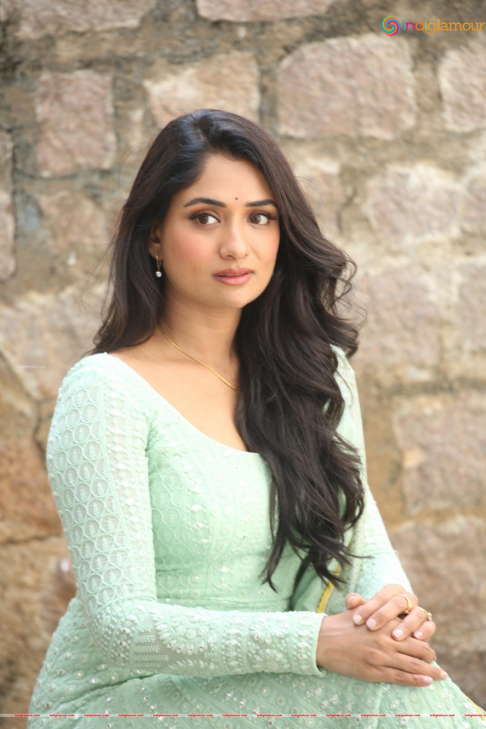 Sandhya Raju Actress hd photo