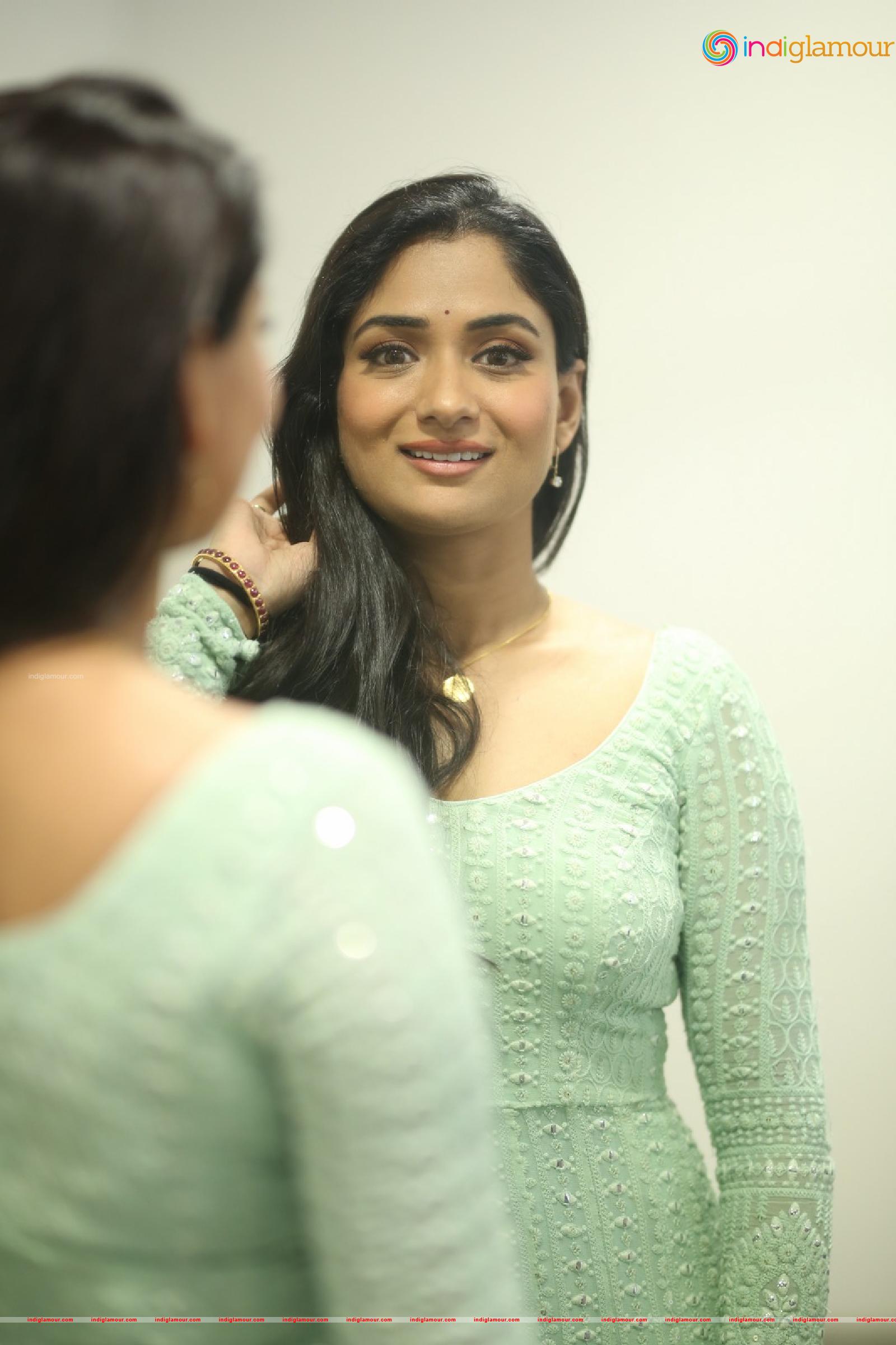 Sandhya Raju Actress hd photo