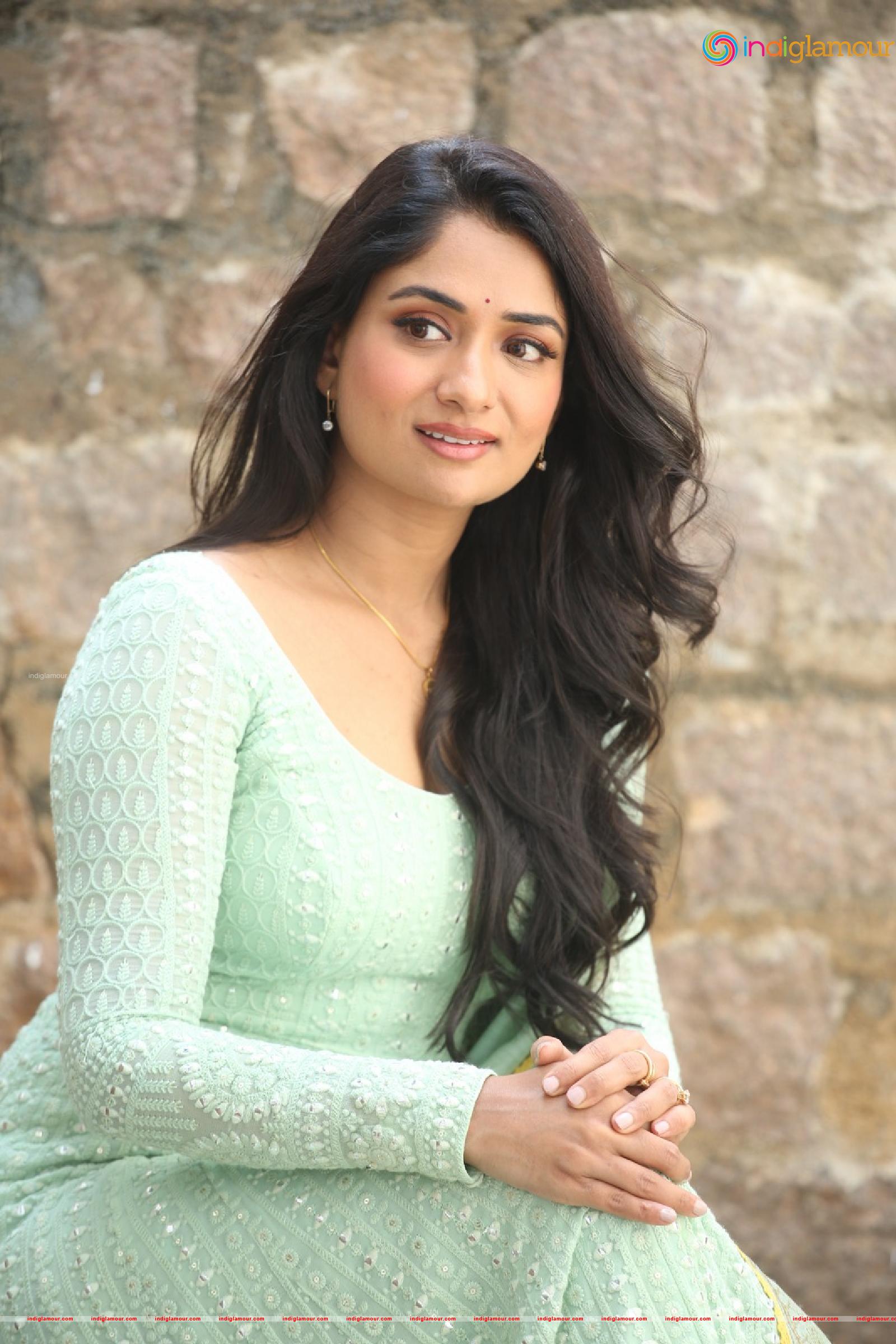 Sandhya Raju Actress hd photo