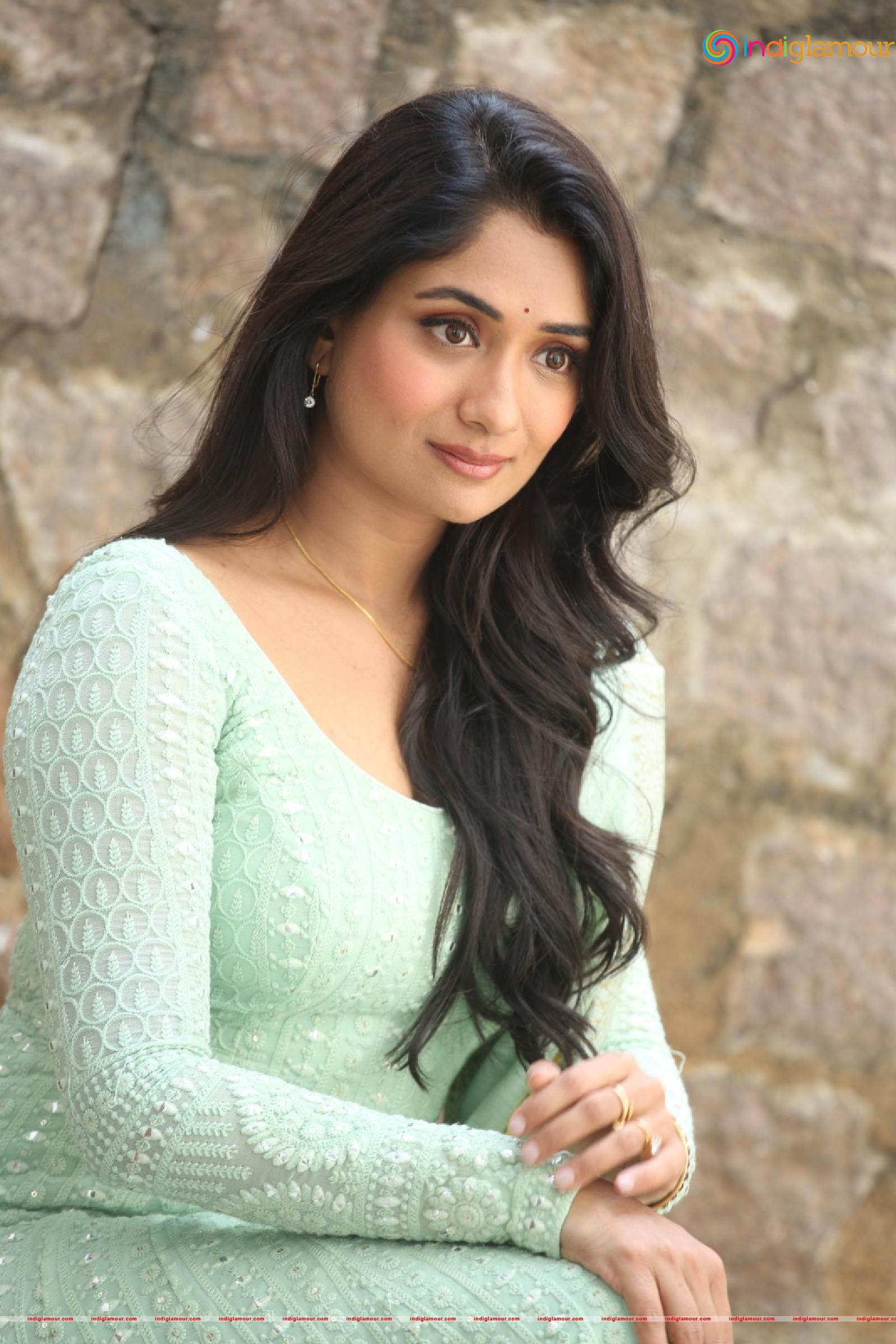 Sandhya Raju Actress hd photo