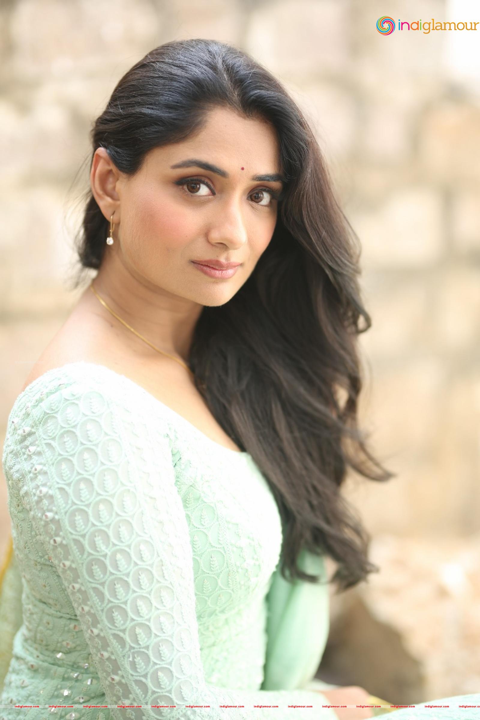 Sandhya Raju Actress hd photo