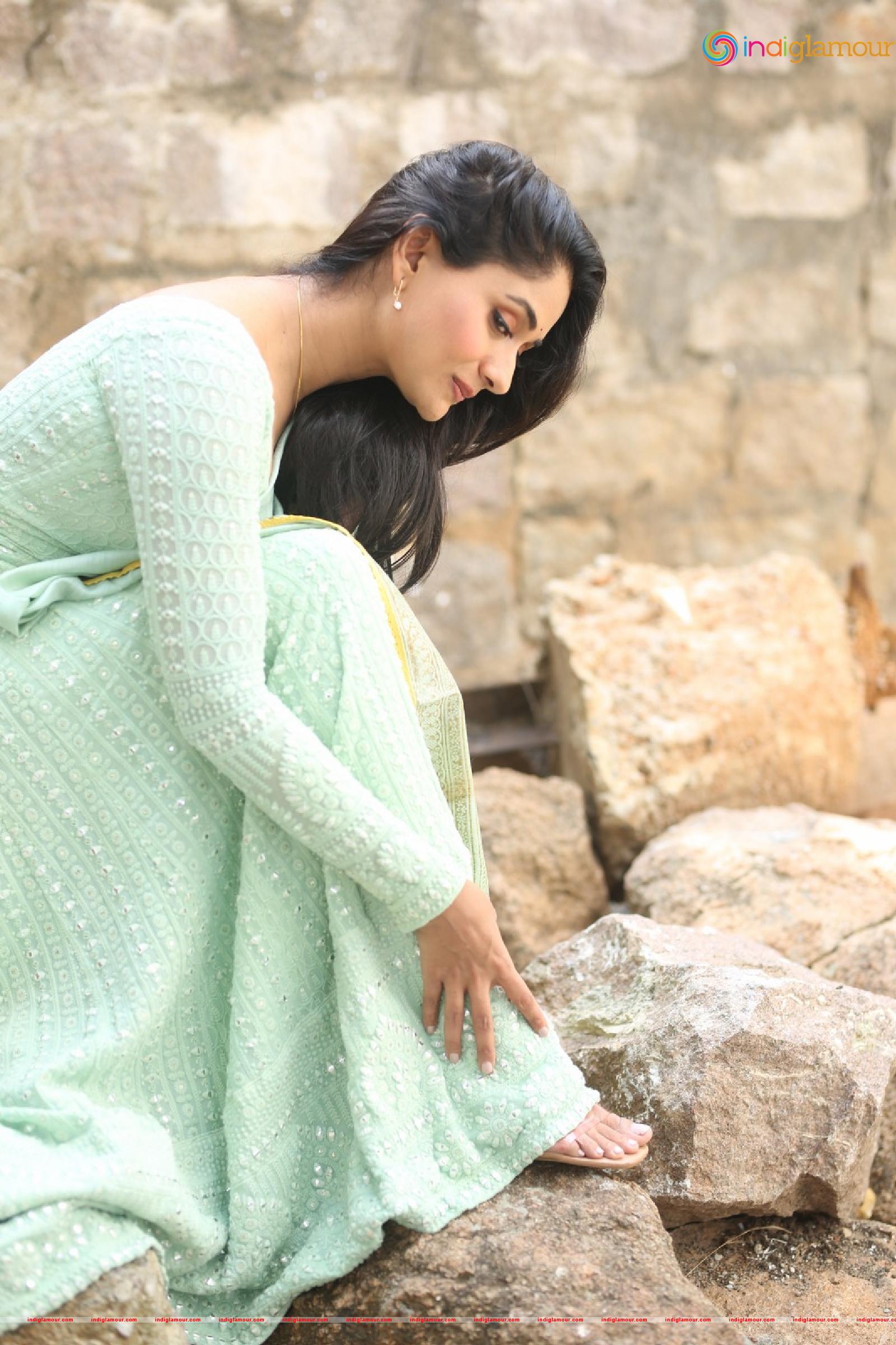 Sandhya Raju Actress hd photo