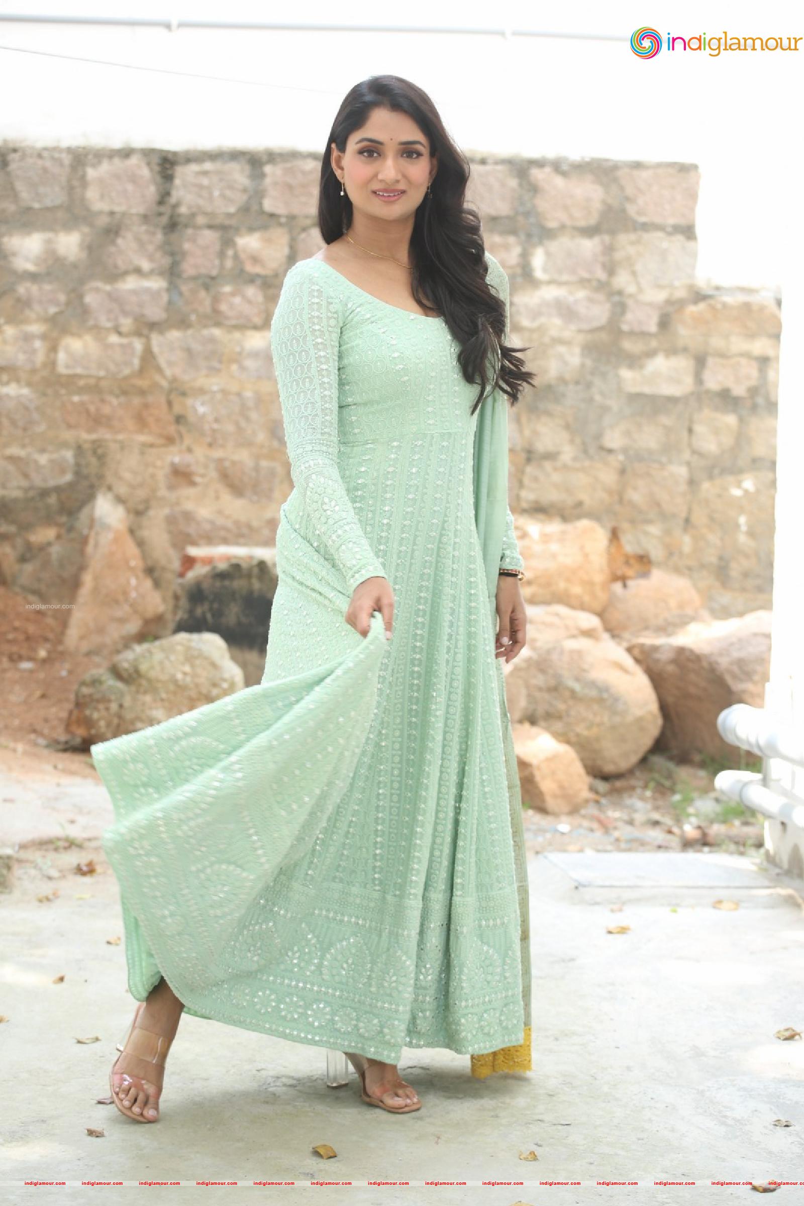 Sandhya Raju Actress hd photo