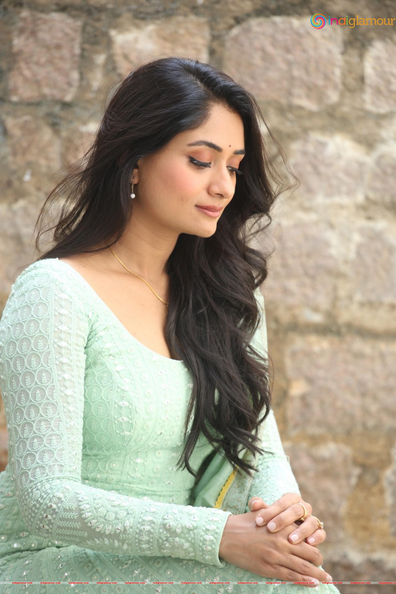 Sandhya Raju Actress hd photo