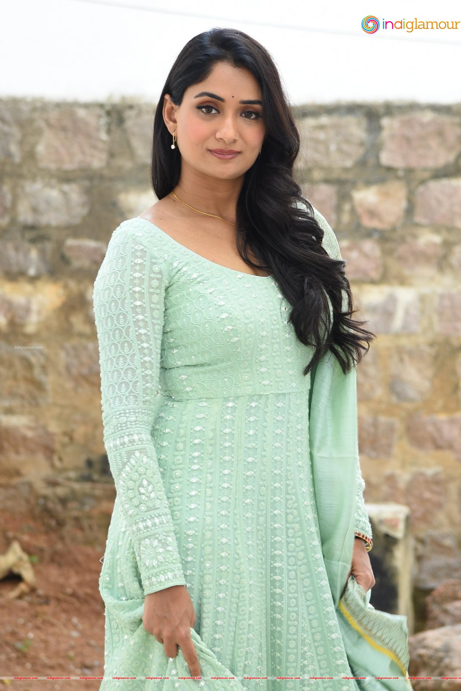 Sandhya Raju Actress hd photo