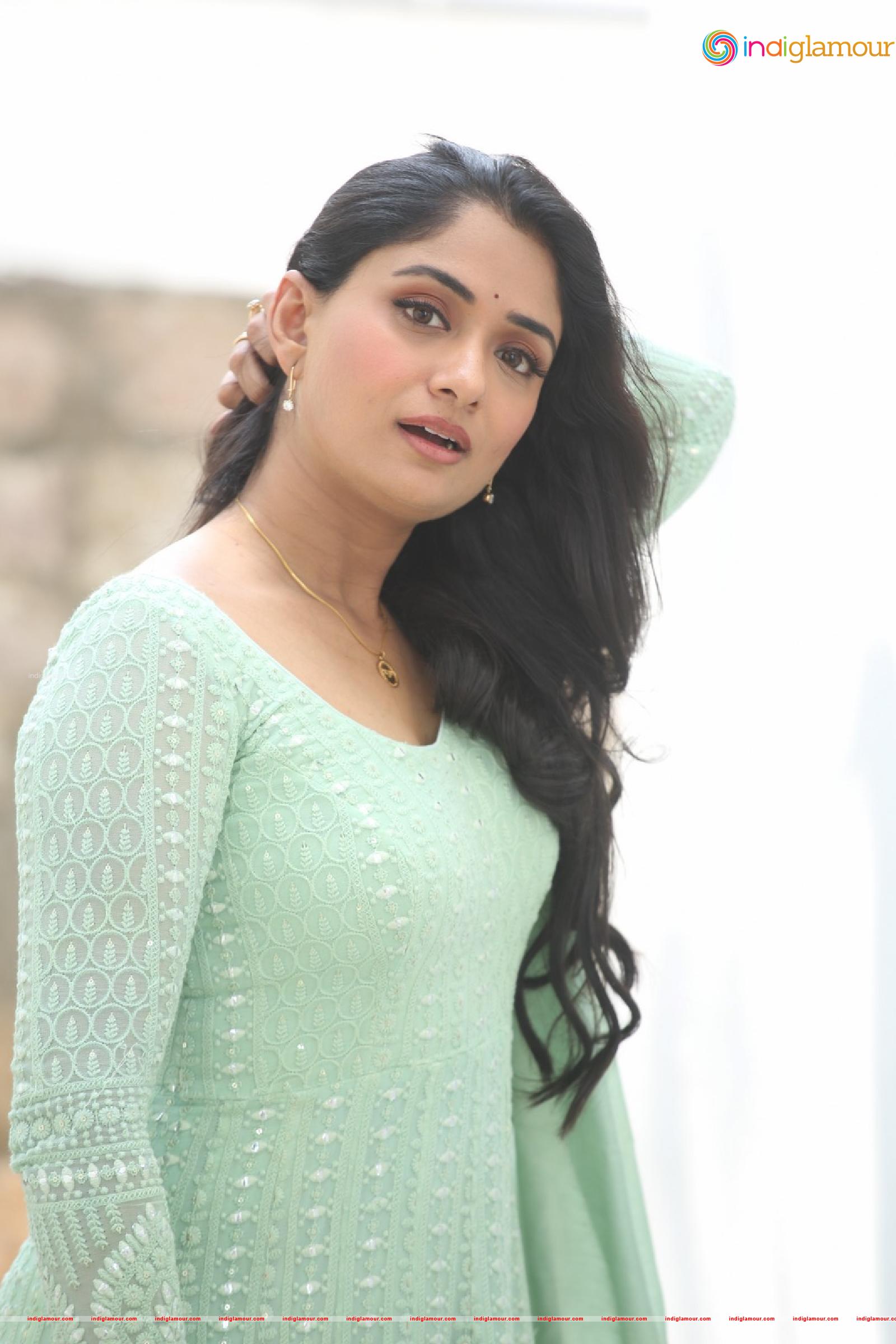 Sandhya Raju Actress hd photo