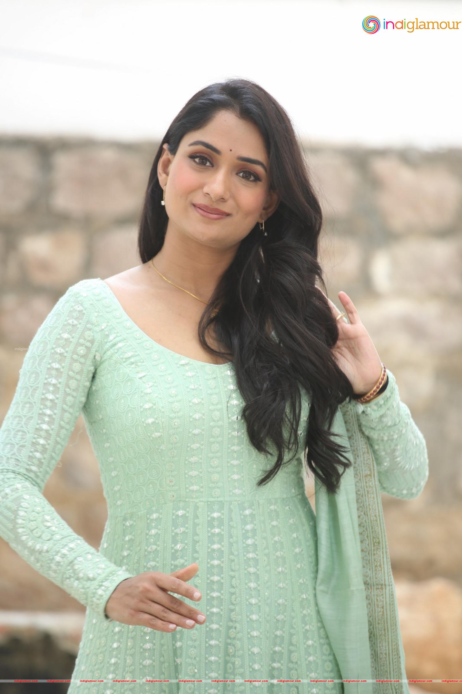 Sandhya Raju Actress hd photo
