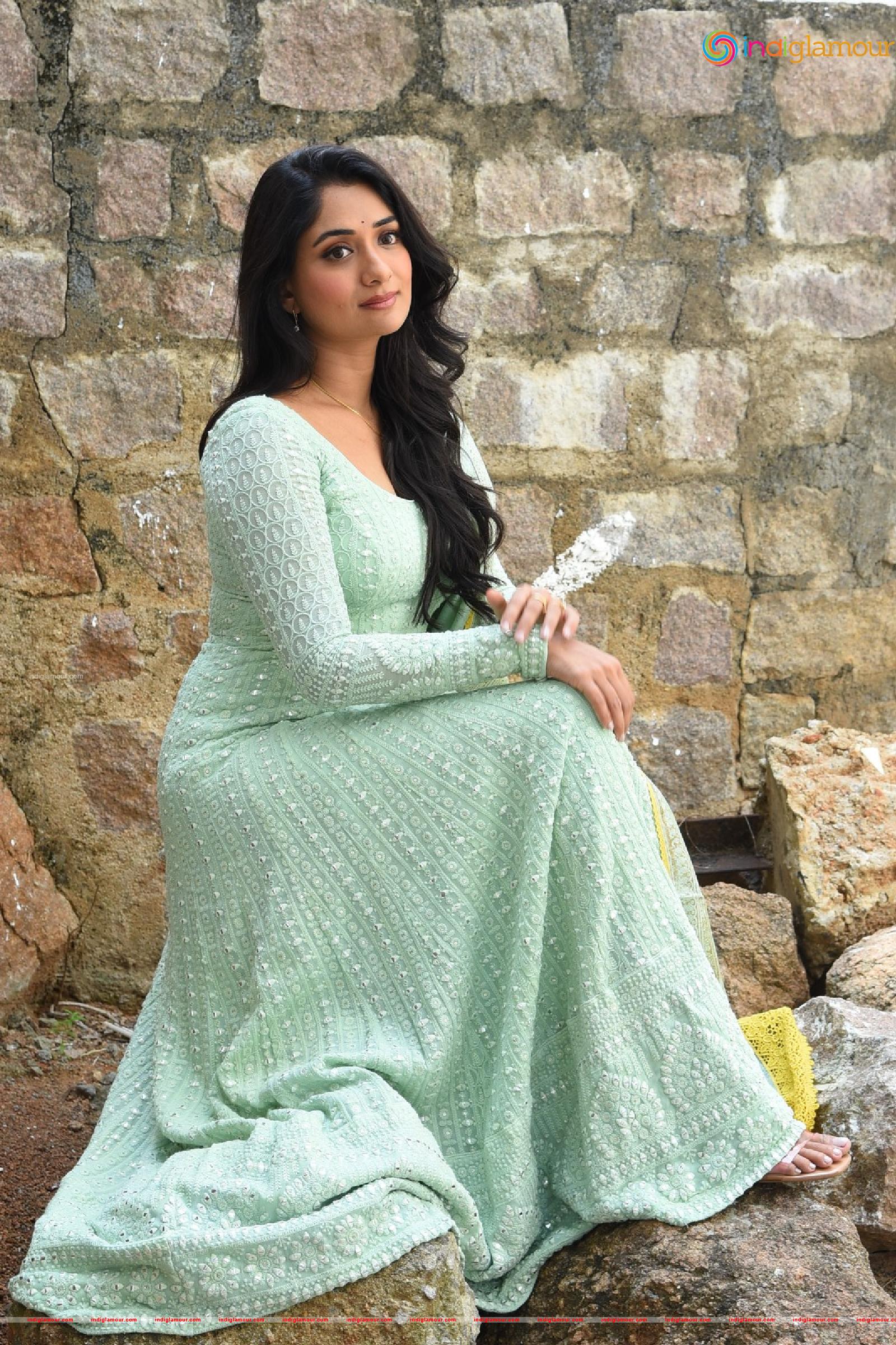 Sandhya Raju Actress hd photo
