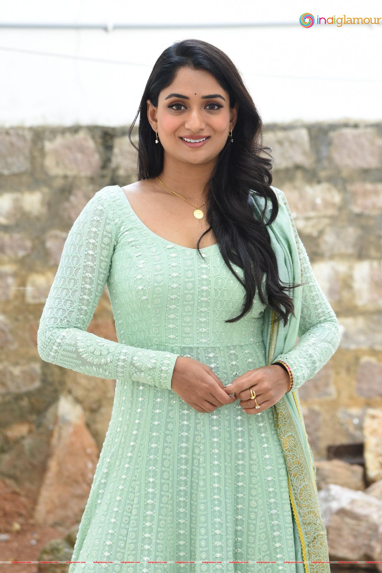 Sandhya Raju Actress hd photo