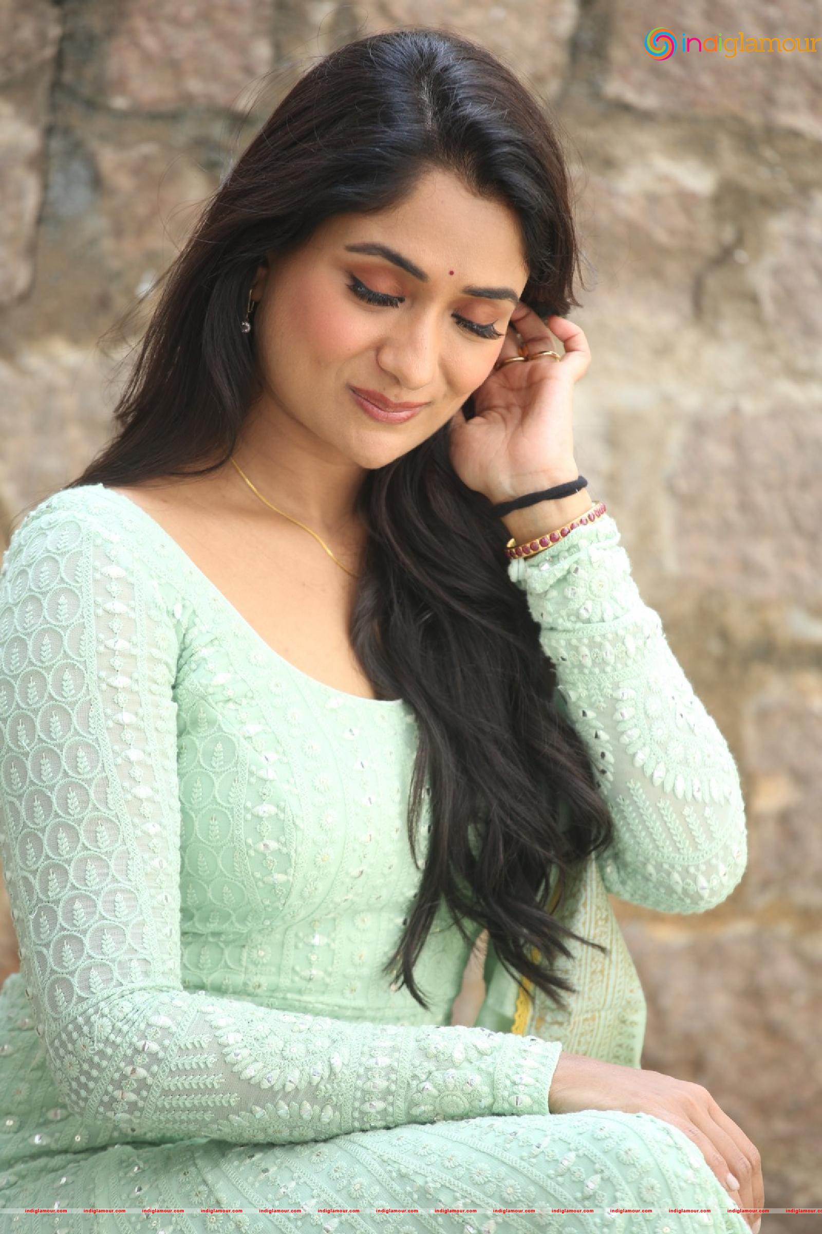 Sandhya Raju Actress hd photo